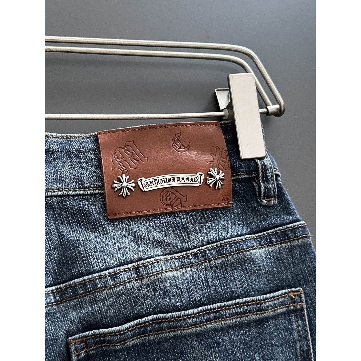 <p>CHROME HEARTS&nbsp;<span style="font-size:13px">高品质牛仔裤</span></p>