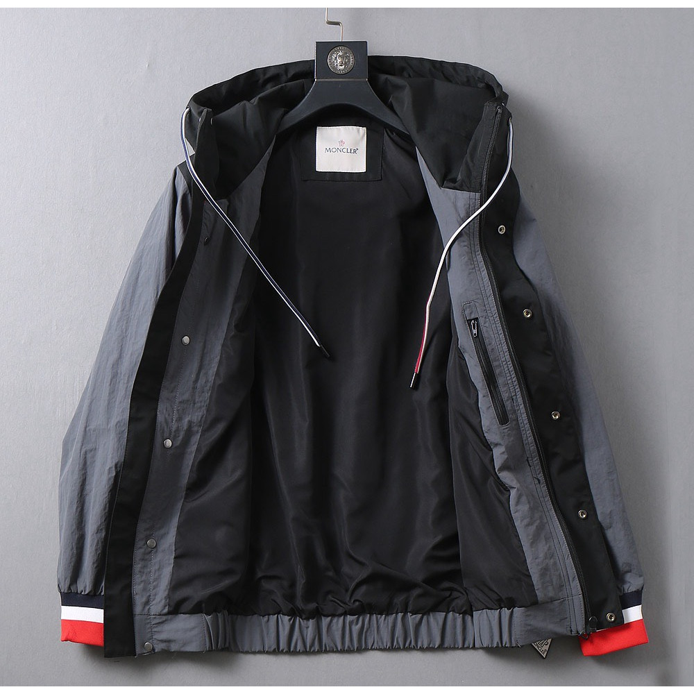 <p>Moncler 新款男士夹克外套</p>