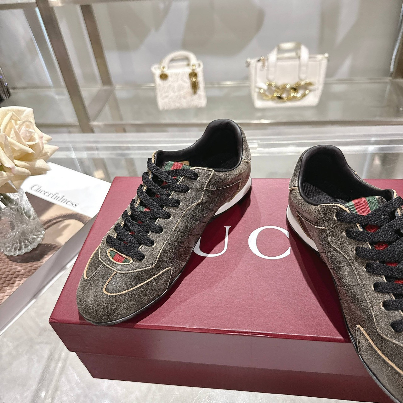<p>GUCCI 德训鞋(男款-灰)</p>