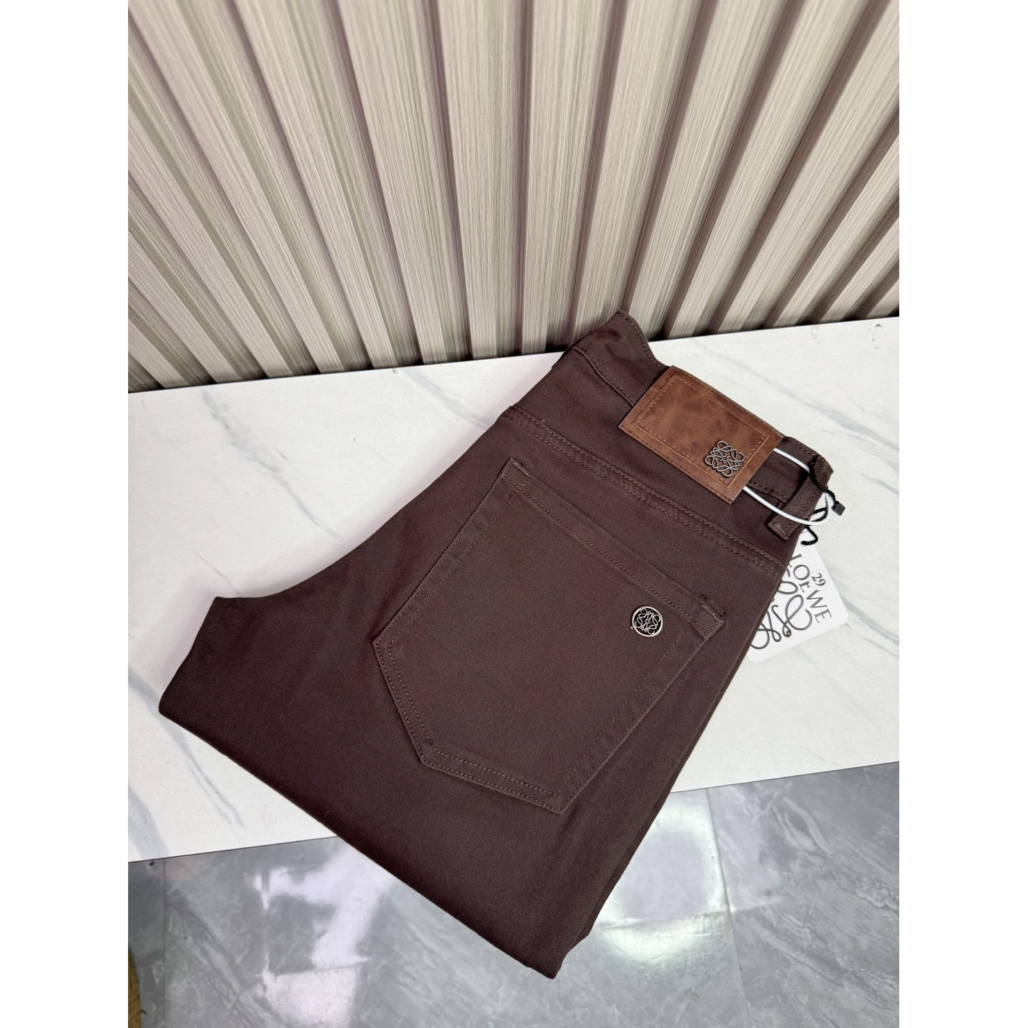 <p>LOEWE 休閒牛仔褲(棕)</p>