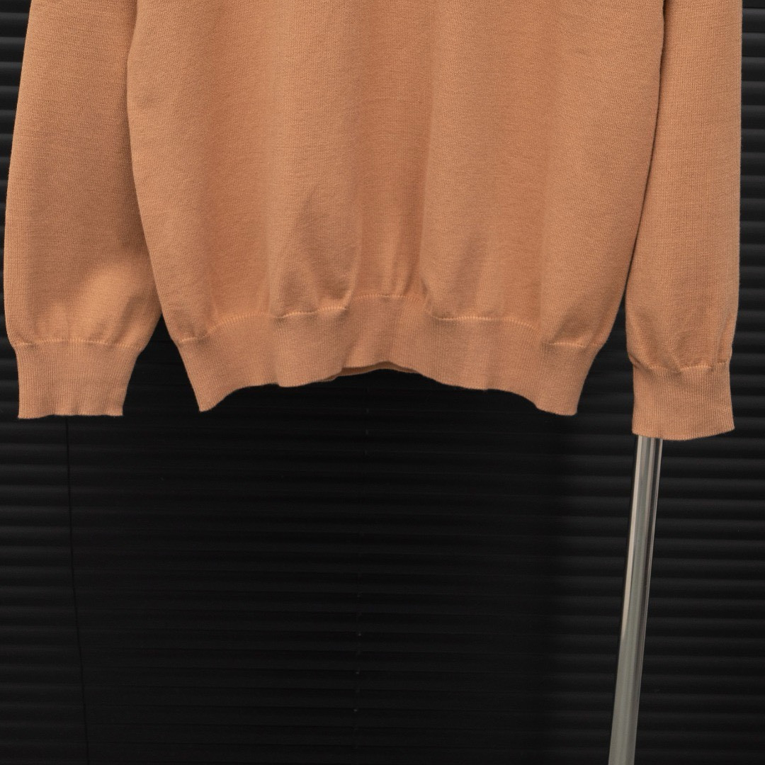 <p>Givenchy&nbsp;字母LOGO长袖毛衣(橘)</p>