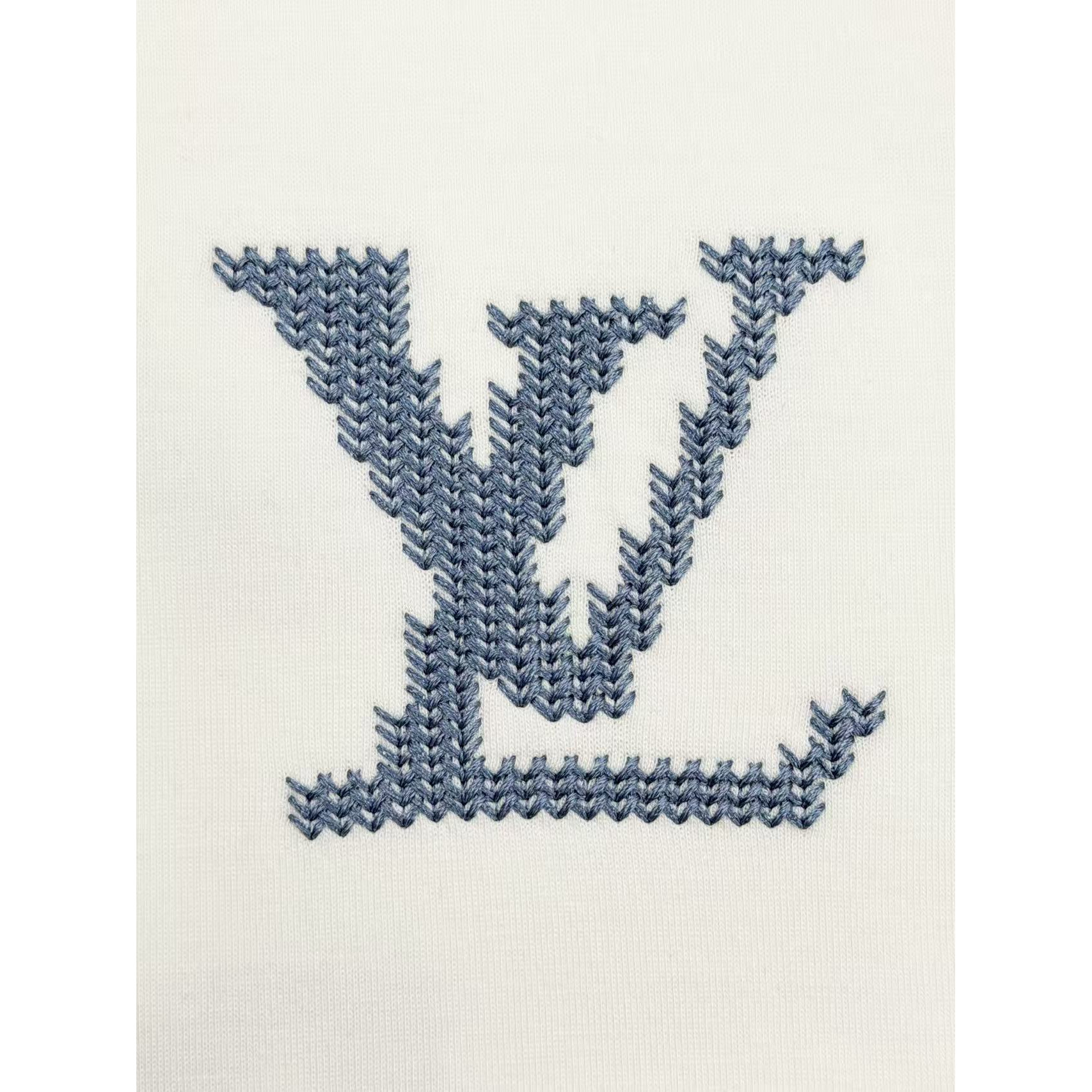 <p>LV&nbsp;刺绣短袖T恤(白)</p>