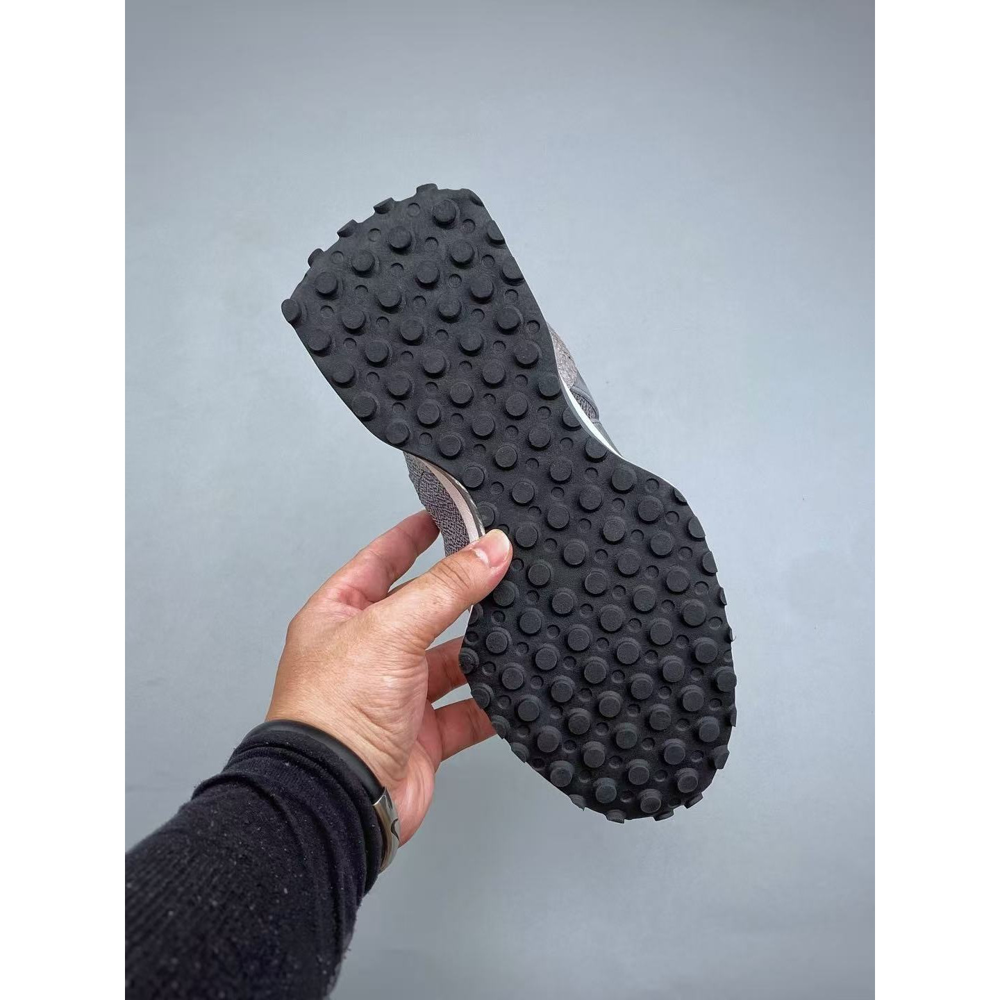 <p>New Balance MS327 复古休闲运动慢跑鞋(灰)</p>
