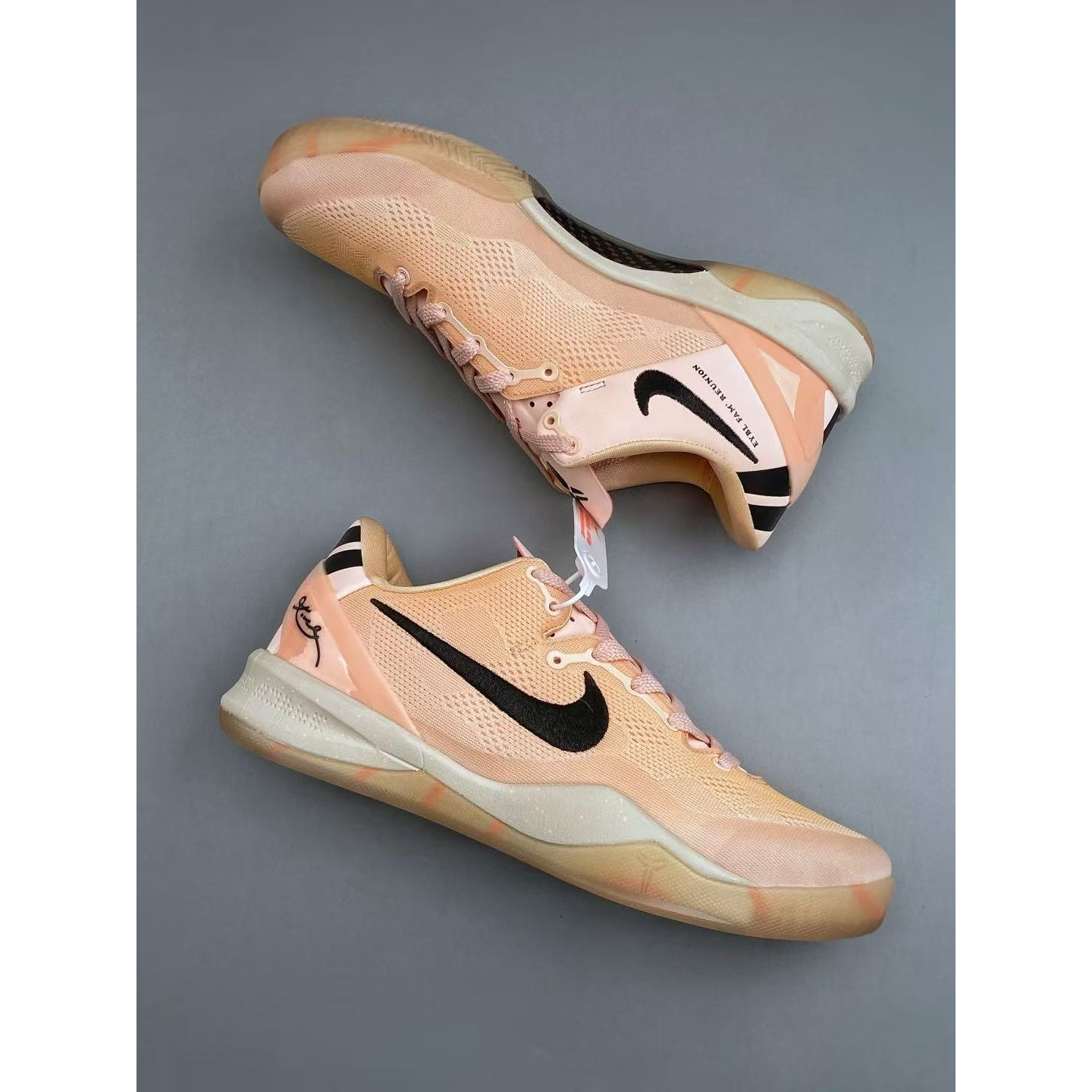 <p>Nike KOBE VIII PROTRO 文化篮球鞋</p>