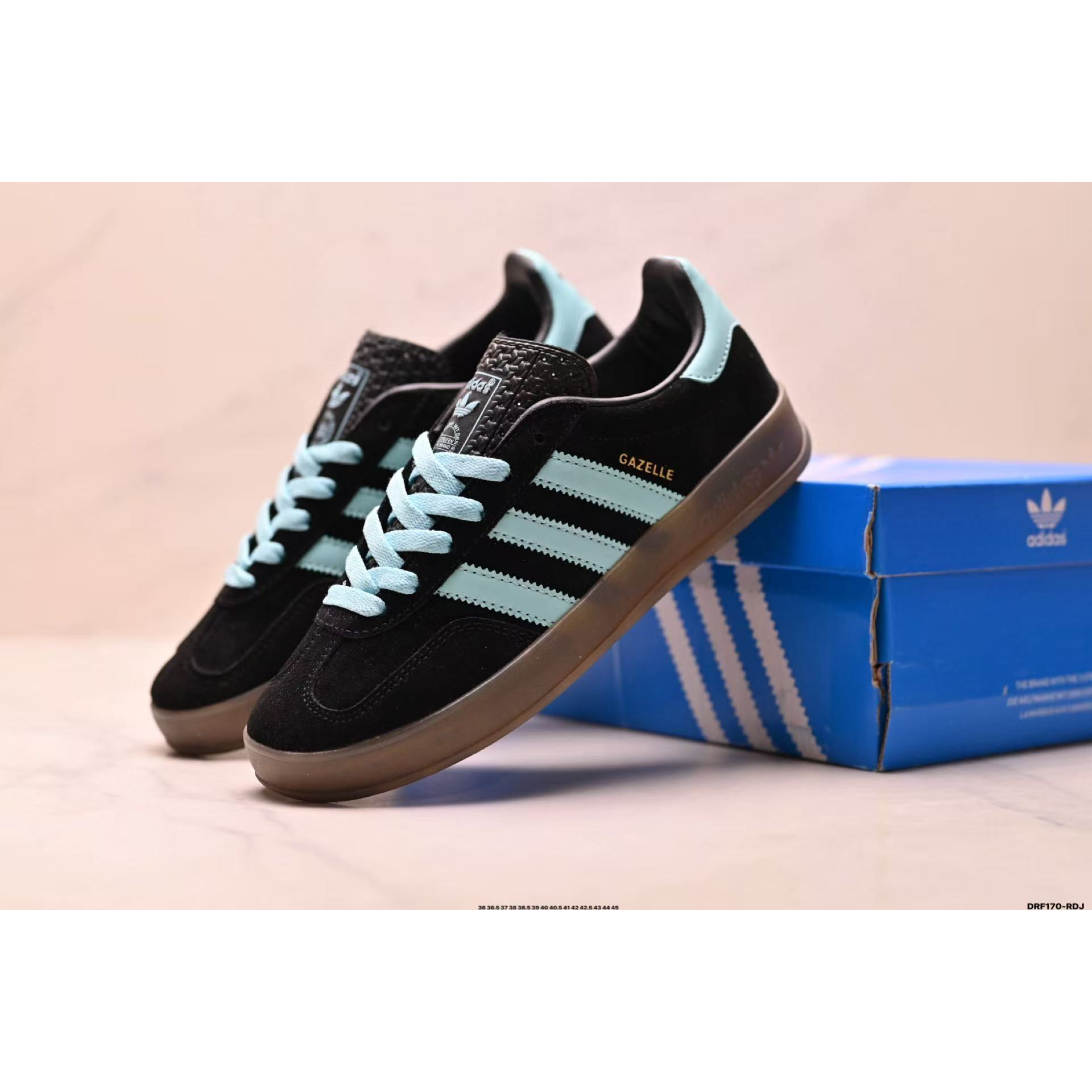 <p>全色&nbsp;Adidas 休闲防滑耐磨低帮板鞋</p>