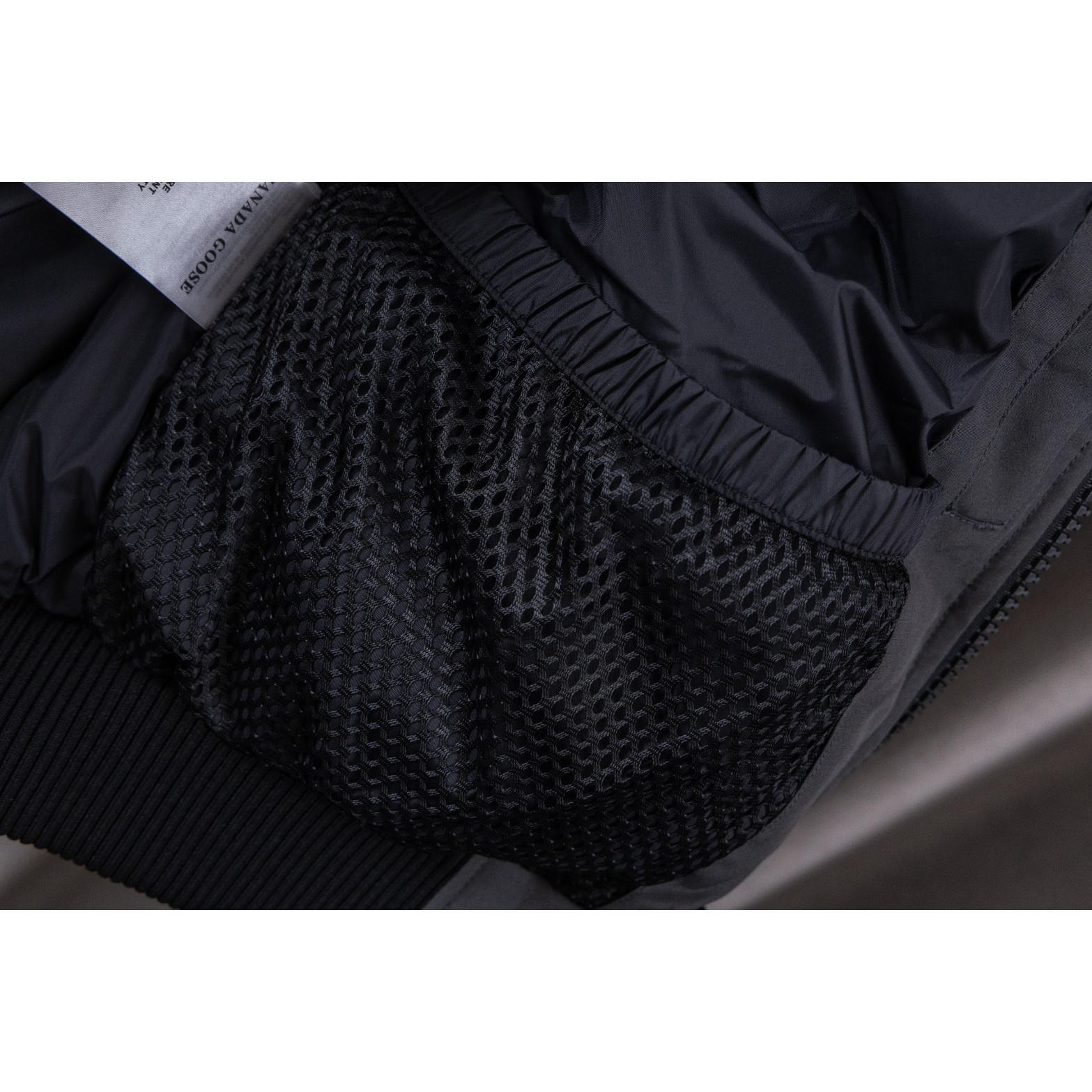 <p>Canada Goose 01款 Chilliwack Bomber 飞行员羽绒服(石墨灰)</p>