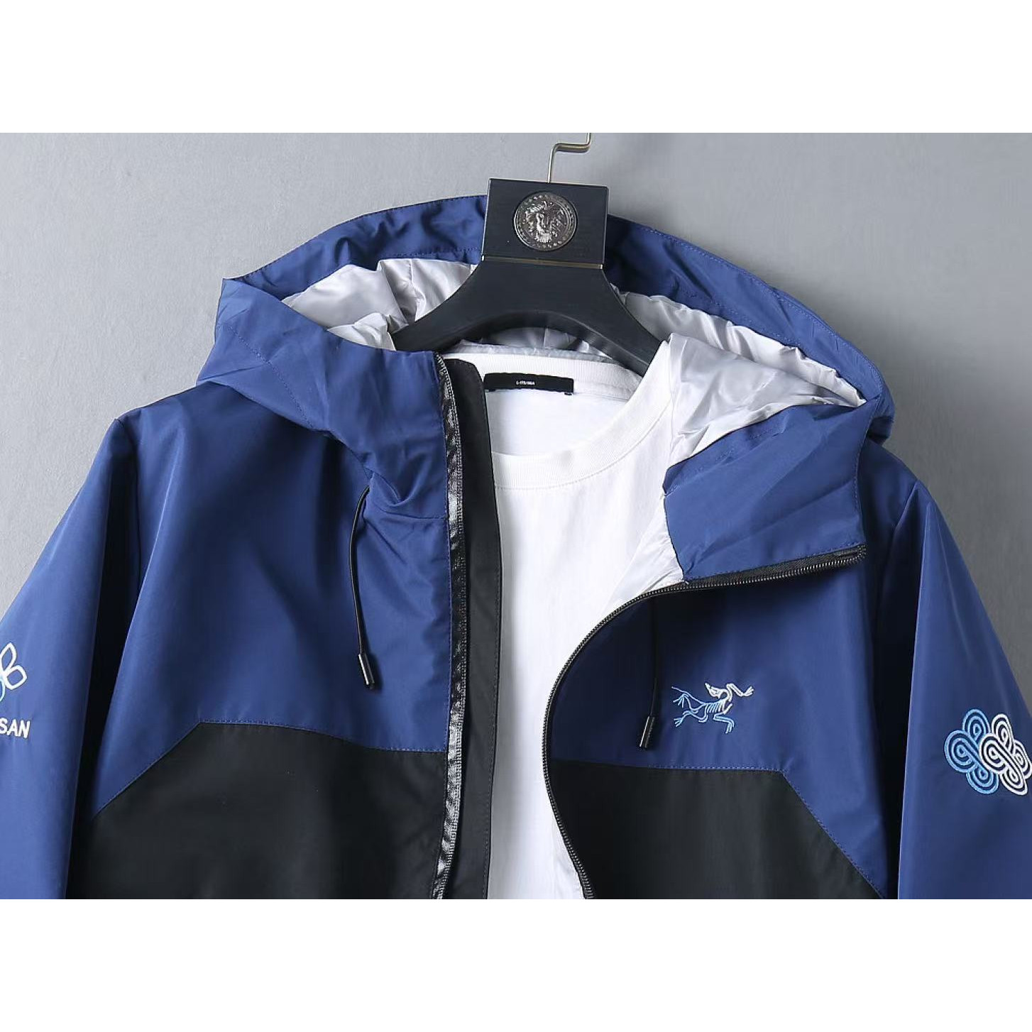 <p>Arc'teryx 男士夹克外套(800818)</p>
