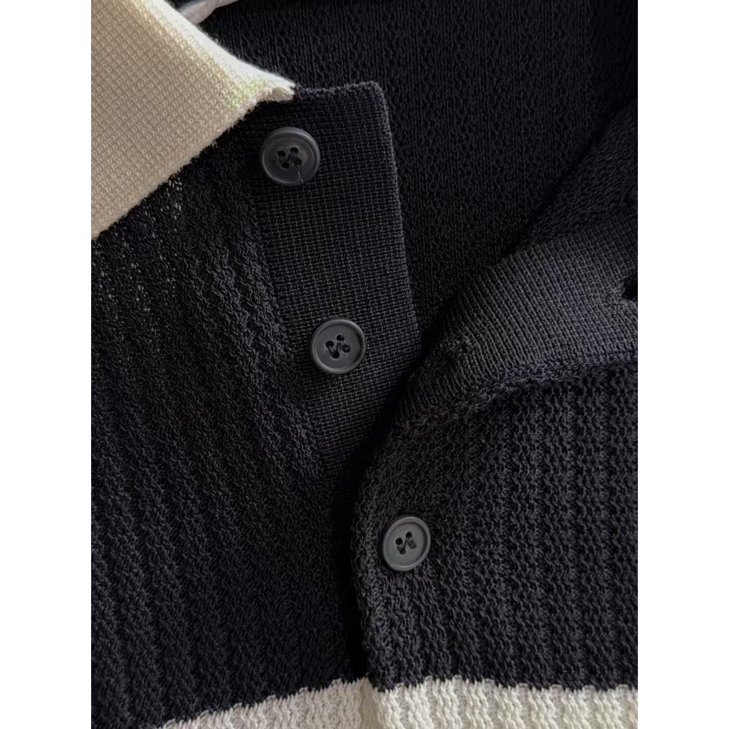 <p>DIOR 男款短袖T恤(786902)</p>