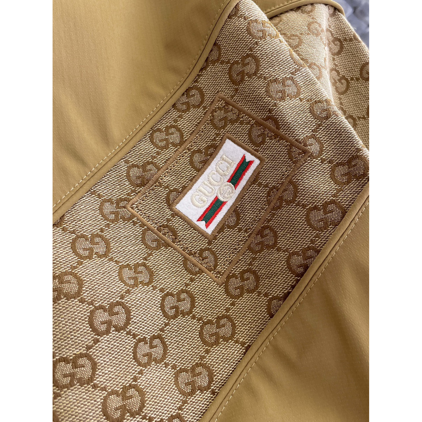 <p>GUCCI&nbsp;男士夹克外套(卡其)</p>