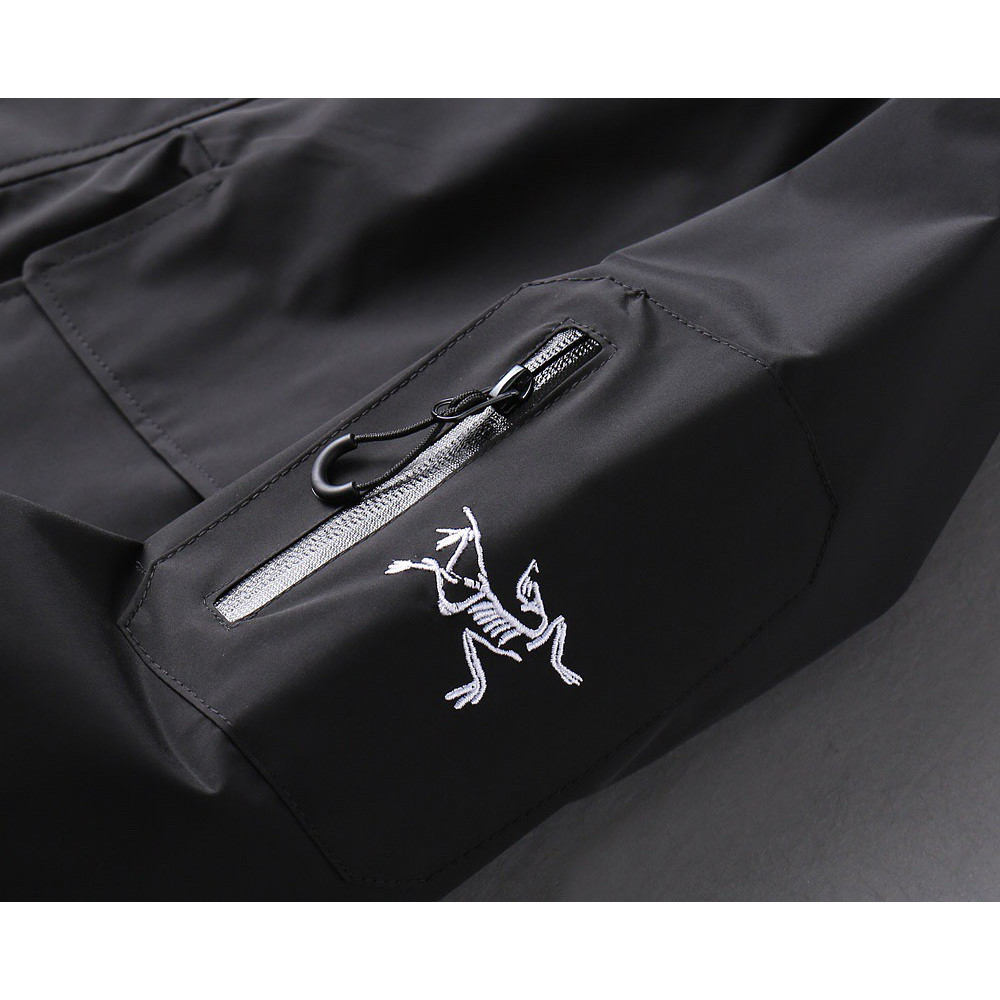 <p>Arc'teryx 新款男士夹克外套</p>