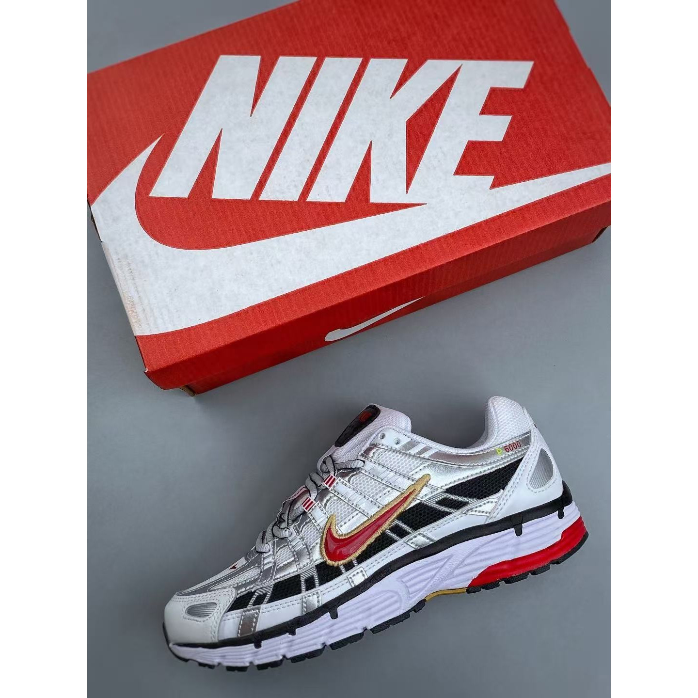 <p>Nike P-6000 &nbsp;复古休闲运动老爹鞋 (102)</p>