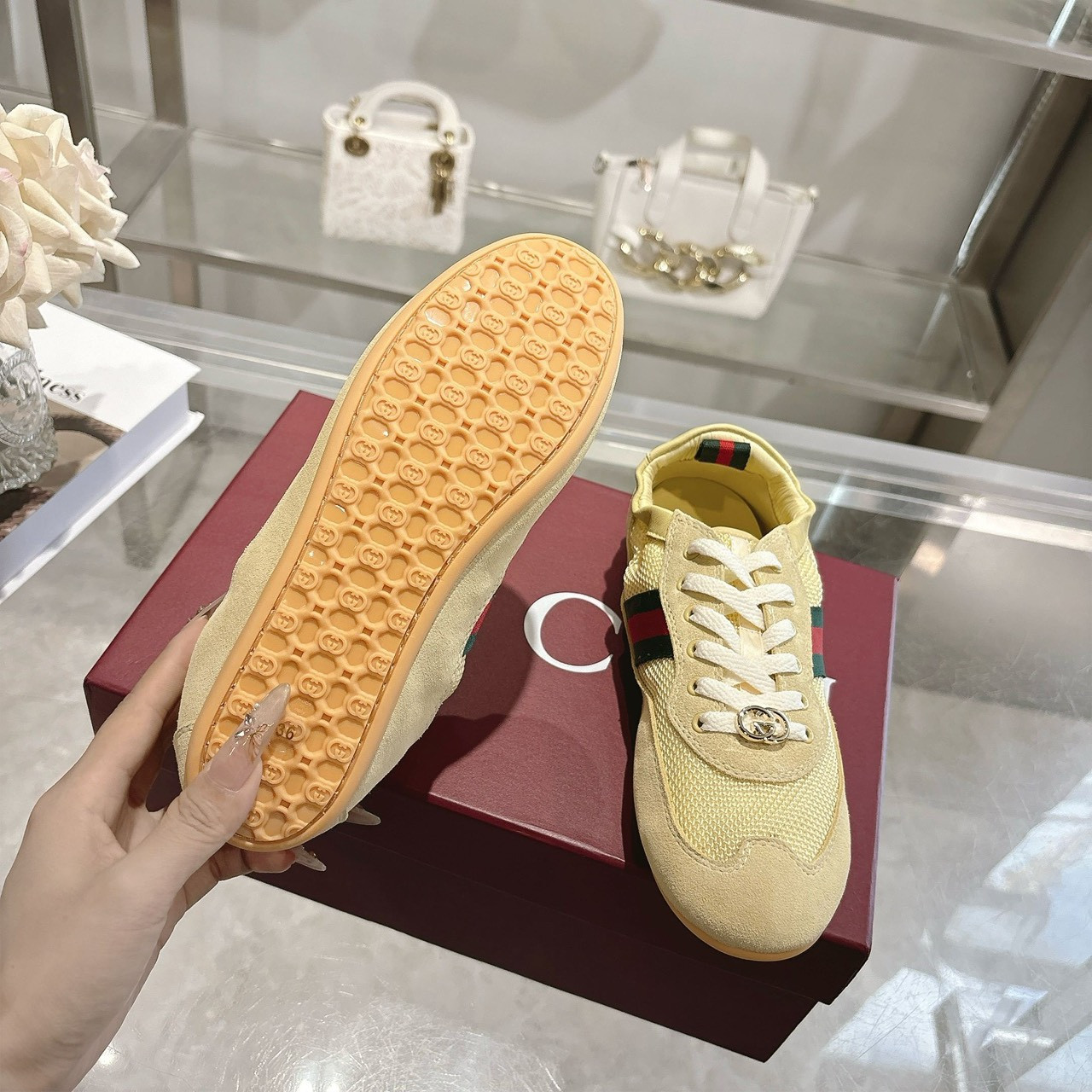<p>GUCCI 橡筋鞋(米黃)</p>