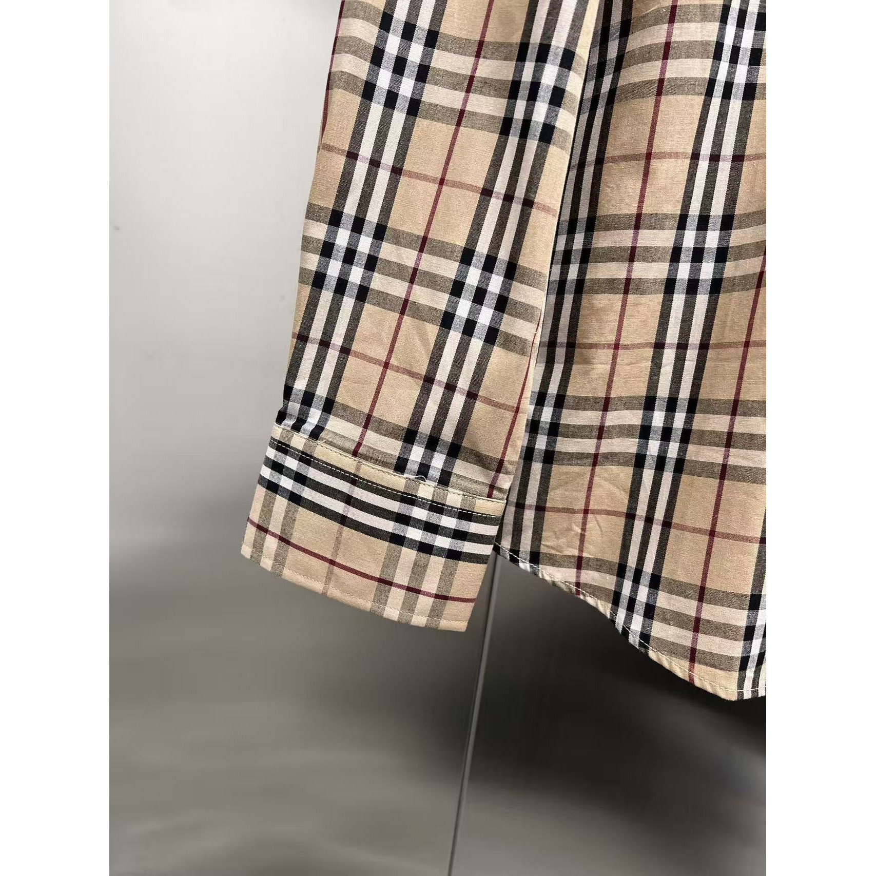 <p>Burberry 长袖衬衫(783234)</p>