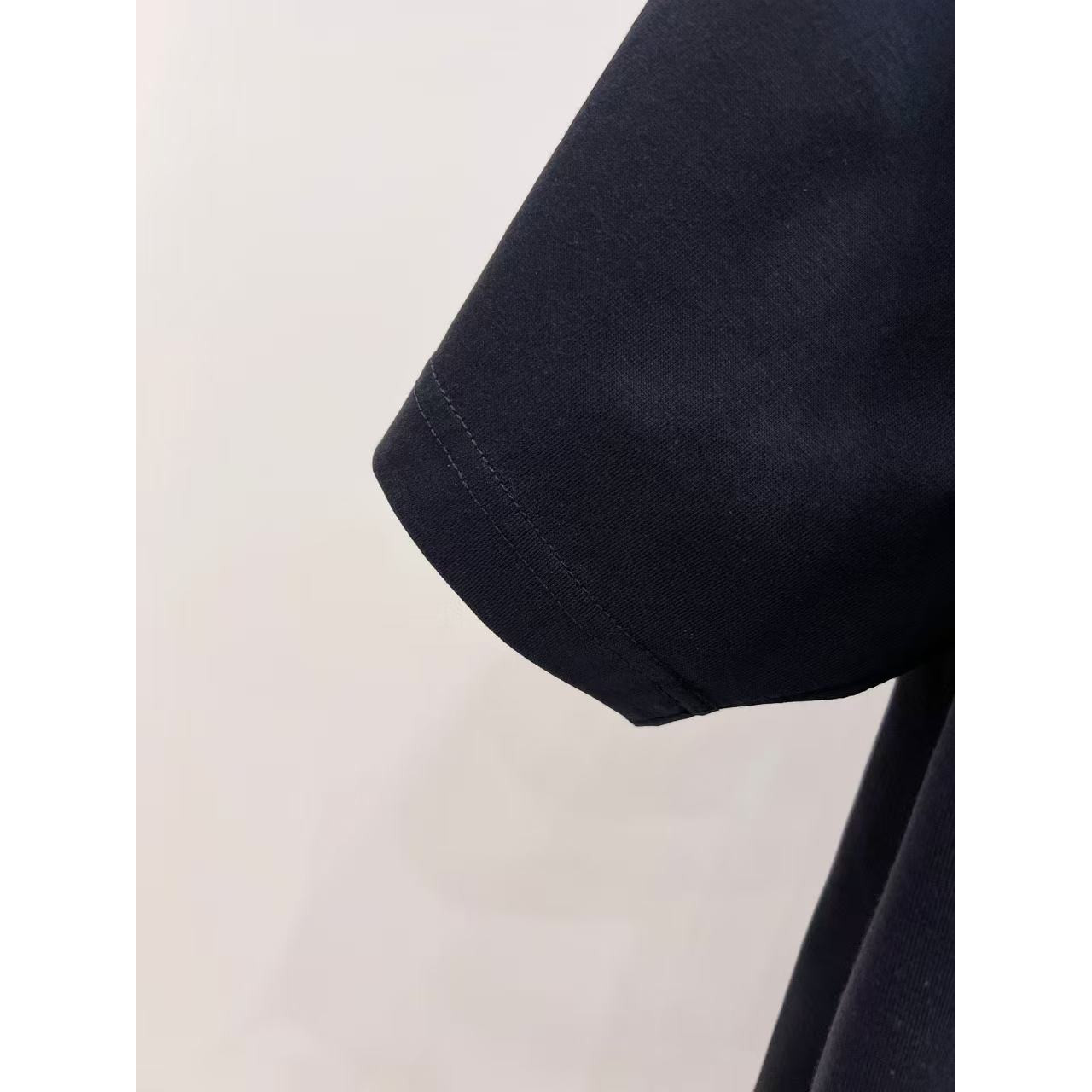 <p>Balenciaga 短袖T恤(黑)&nbsp;</p>