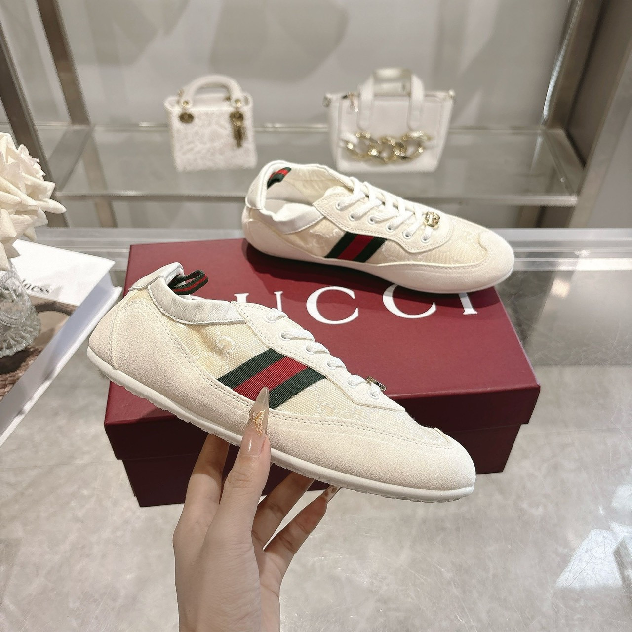<p>GUCCI 橡筋鞋(白)</p>