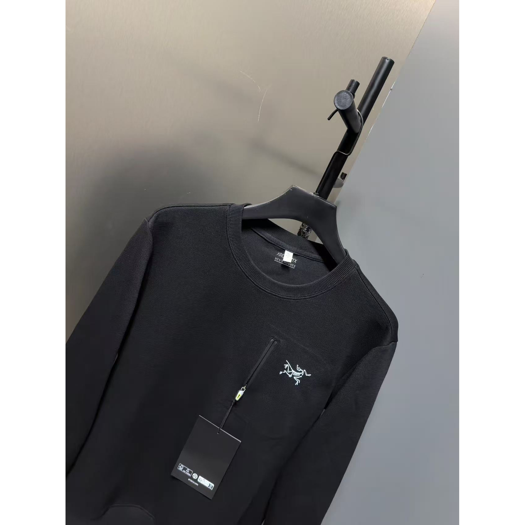 <p>Arc'teryx 新款卫衣(黑)</p>