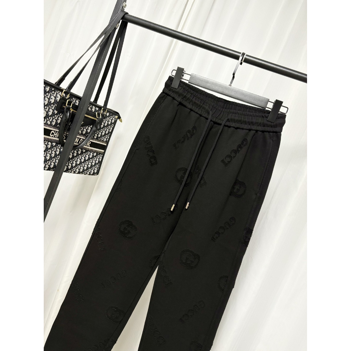 <p>Gucci 烧花工艺休闲长裤(黑)</p>