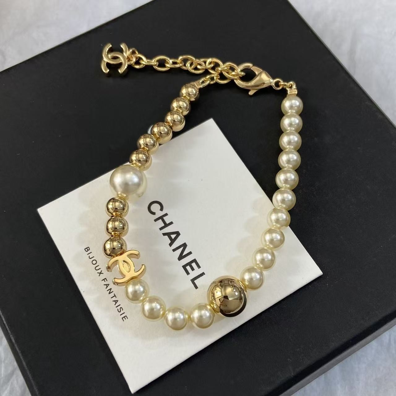 <p>CHANEL 金珠珍珠项链</p>