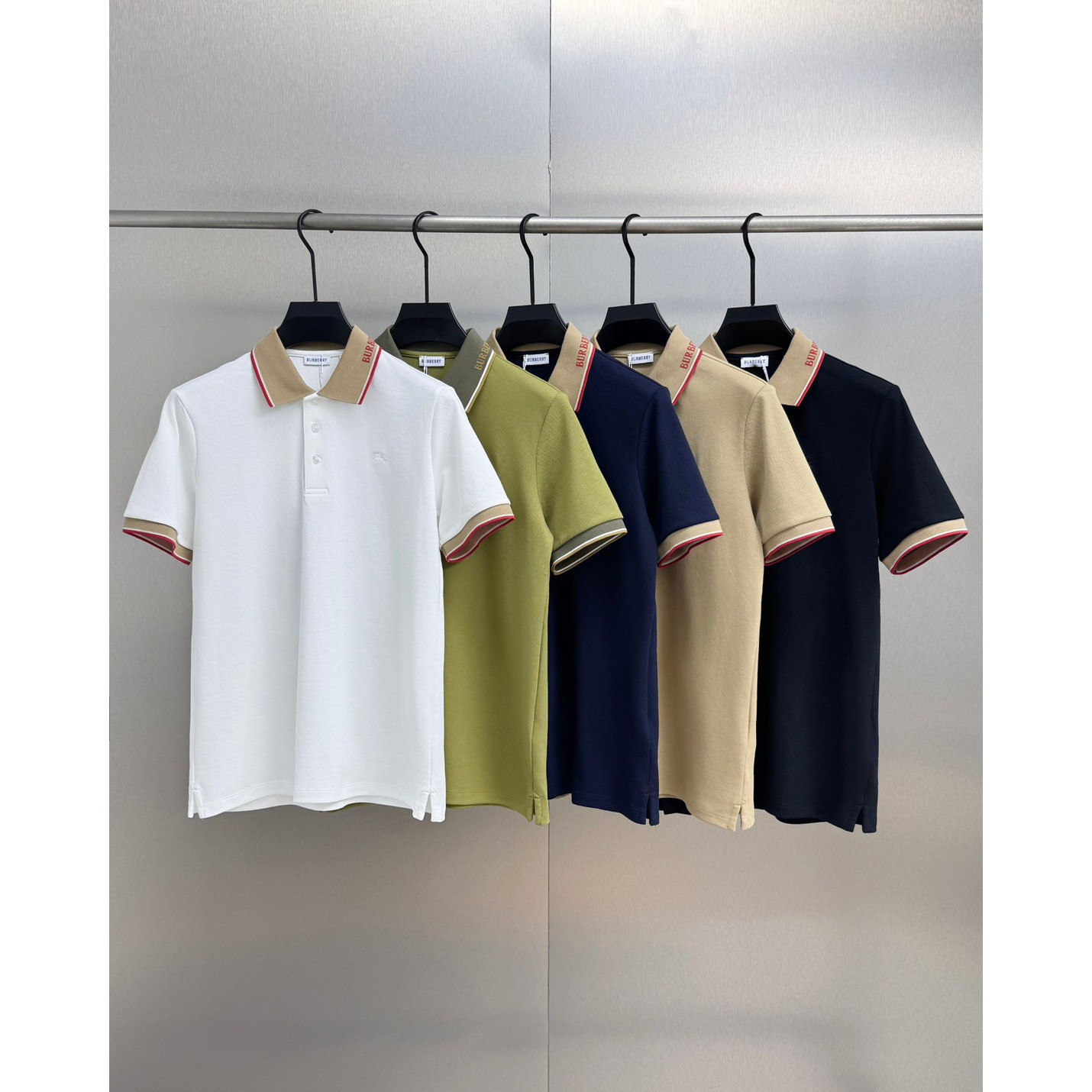 <p>BURBERRY 短袖翻领polo衫(杏)</p>