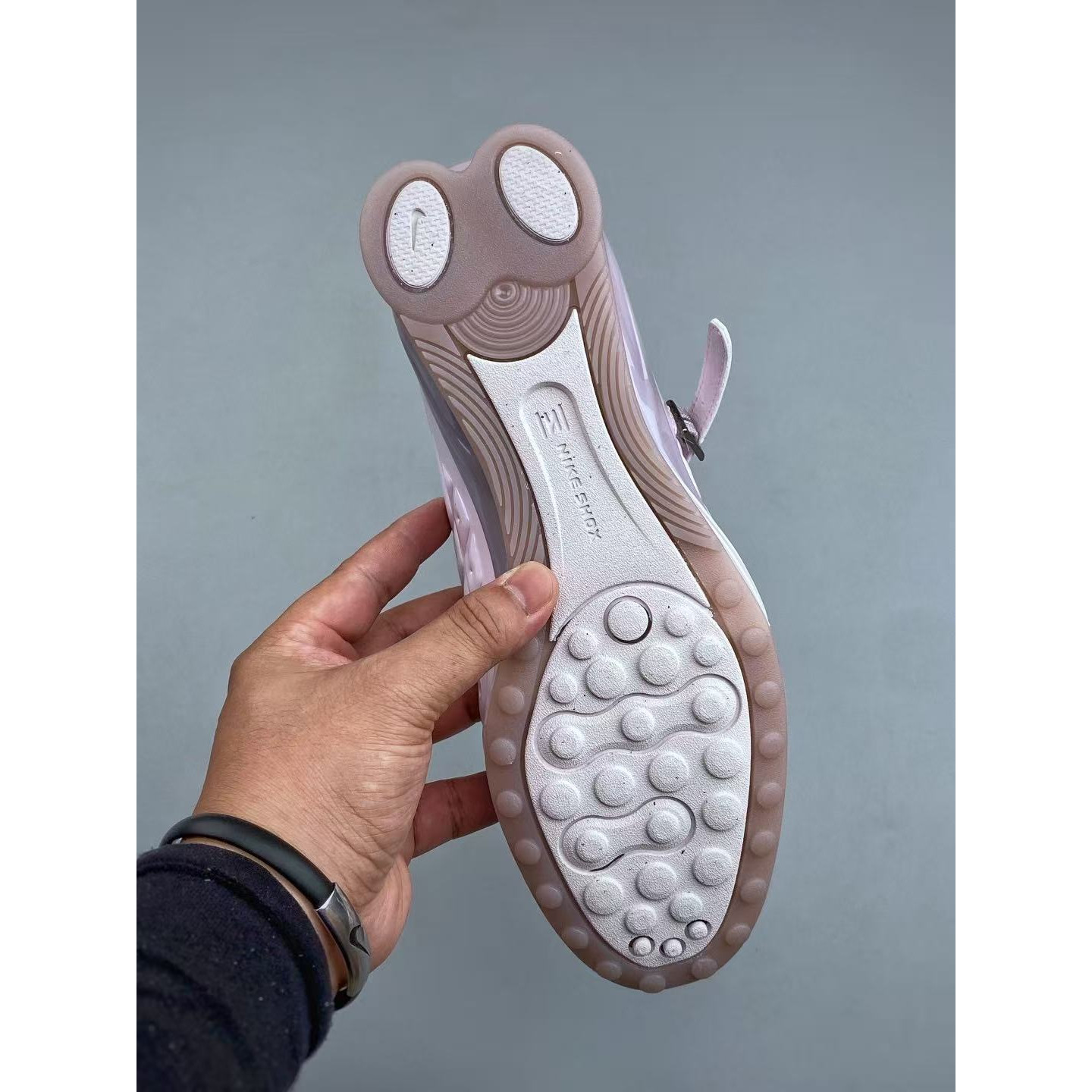 <p>NIKE SHOXZ CALISTRA 3柱玛丽珍鞋(粉)&nbsp;</p>