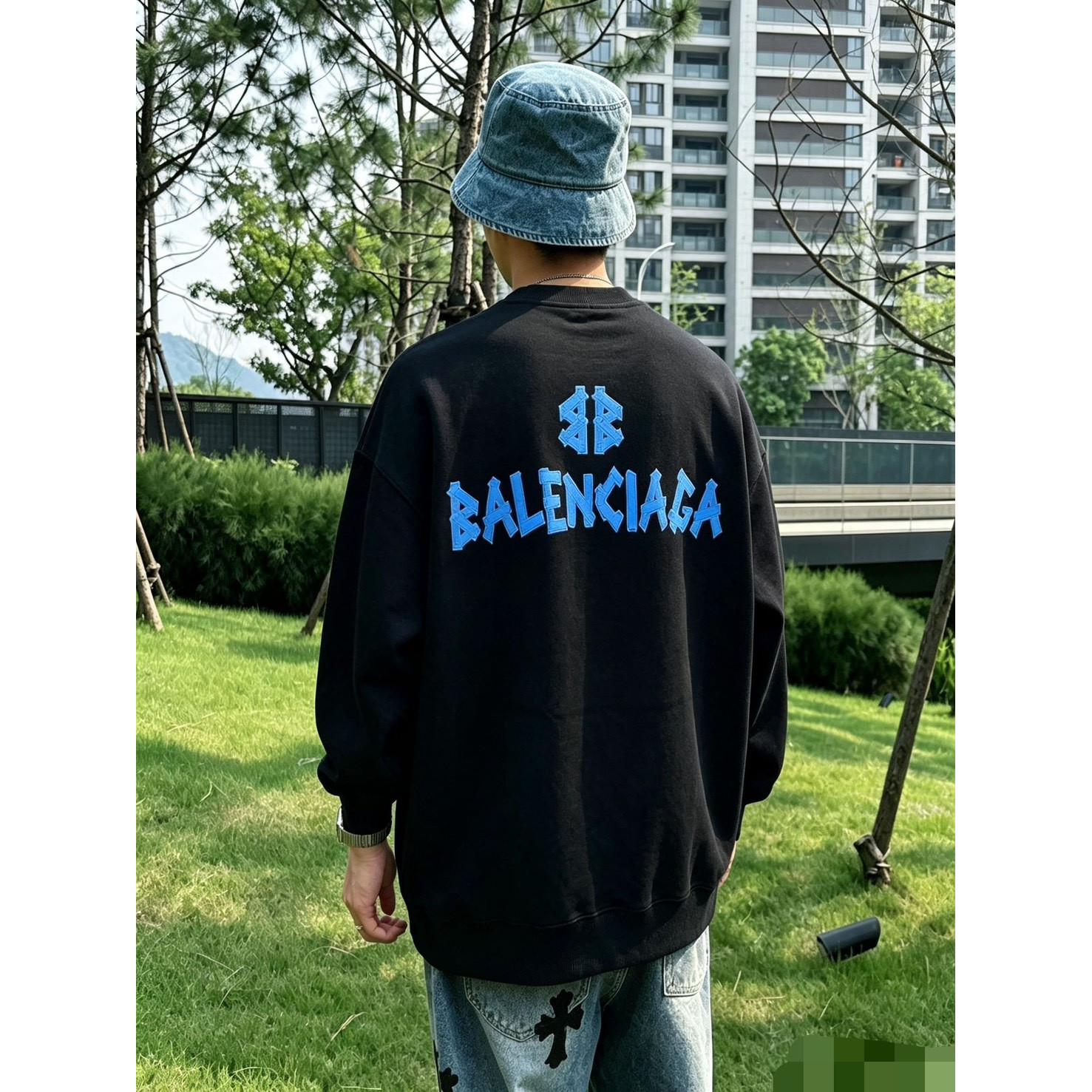 <p>Balenciaga 圆领长袖卫衣(黑)</p>