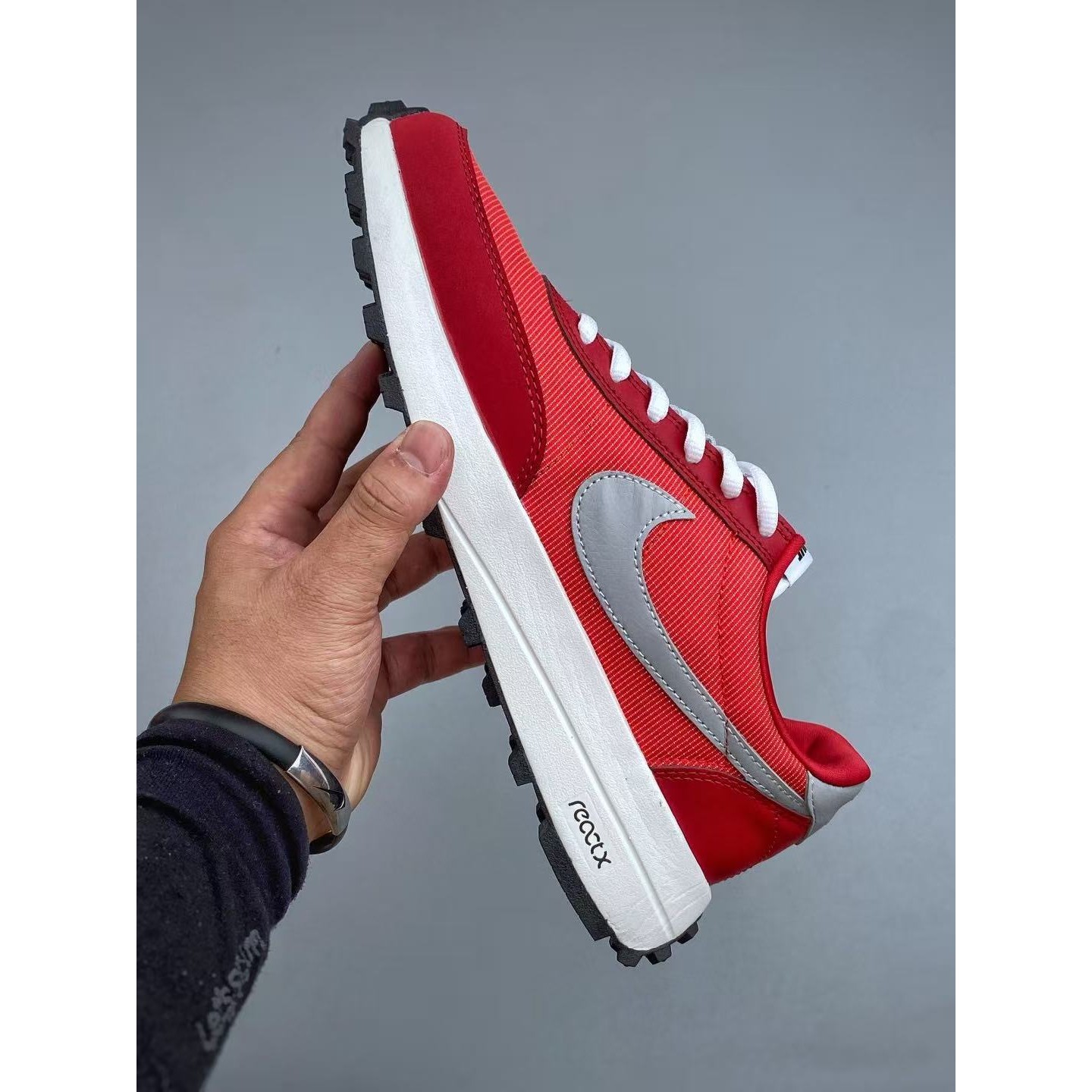 <p>Nike ACG LDV 越野跑鞋(紅)</p>