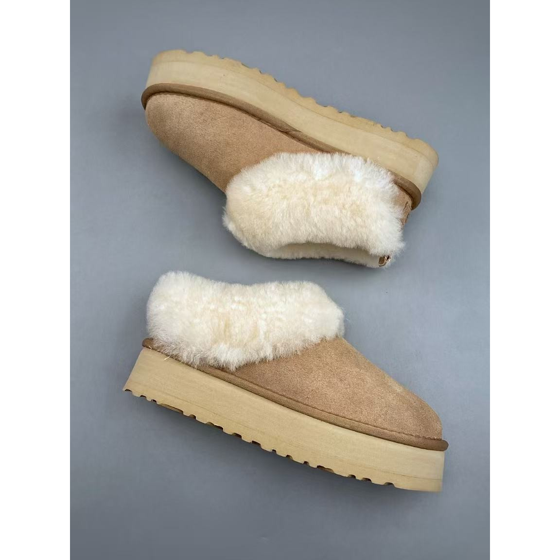 <p>UGG Tazzelle H 厚底雪地靴&nbsp;</p>
