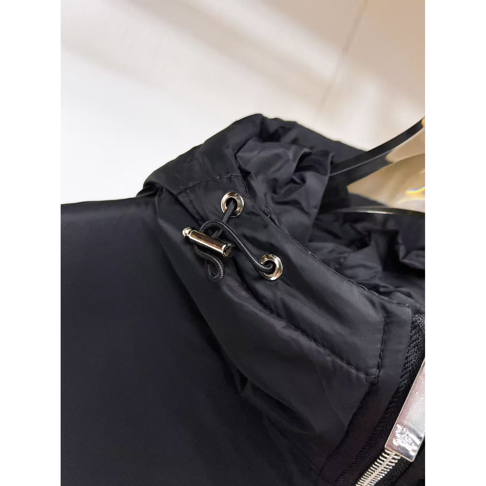 <p>BURBERRY 秋冬新款羽绒服(黑)</p>