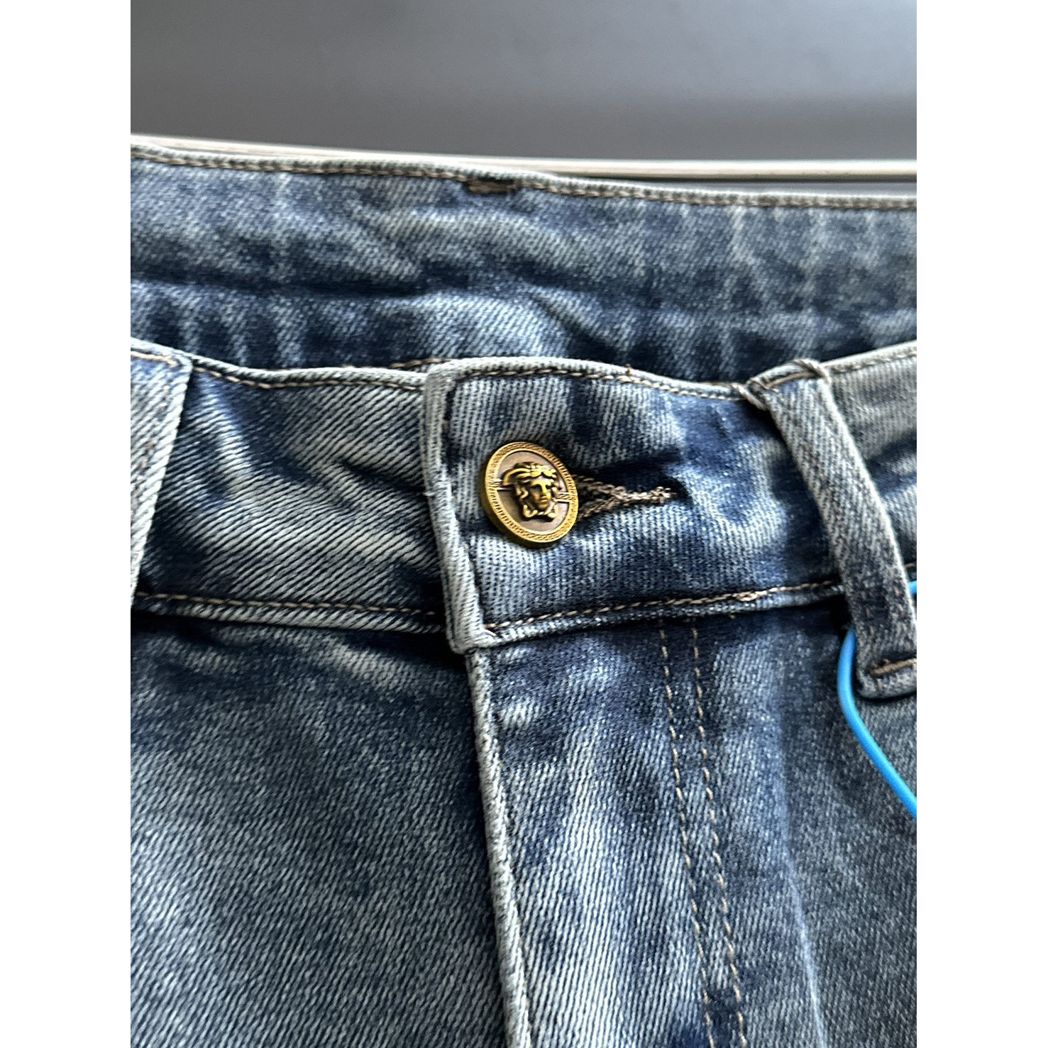 <p>Versace 高品质牛仔裤</p>