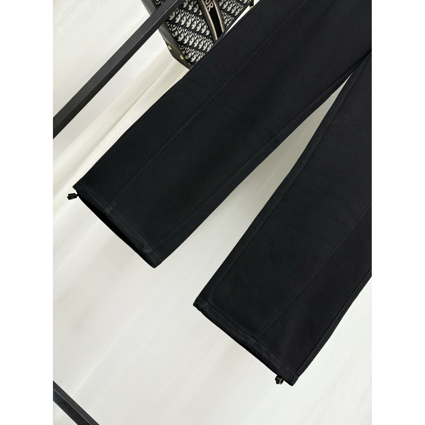 <p>Balenciaga 休闲长裤</p>