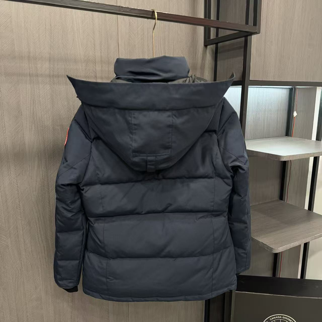 <p>Canada Goose Chelse*派克大衣羽绒服(藏青)</p>