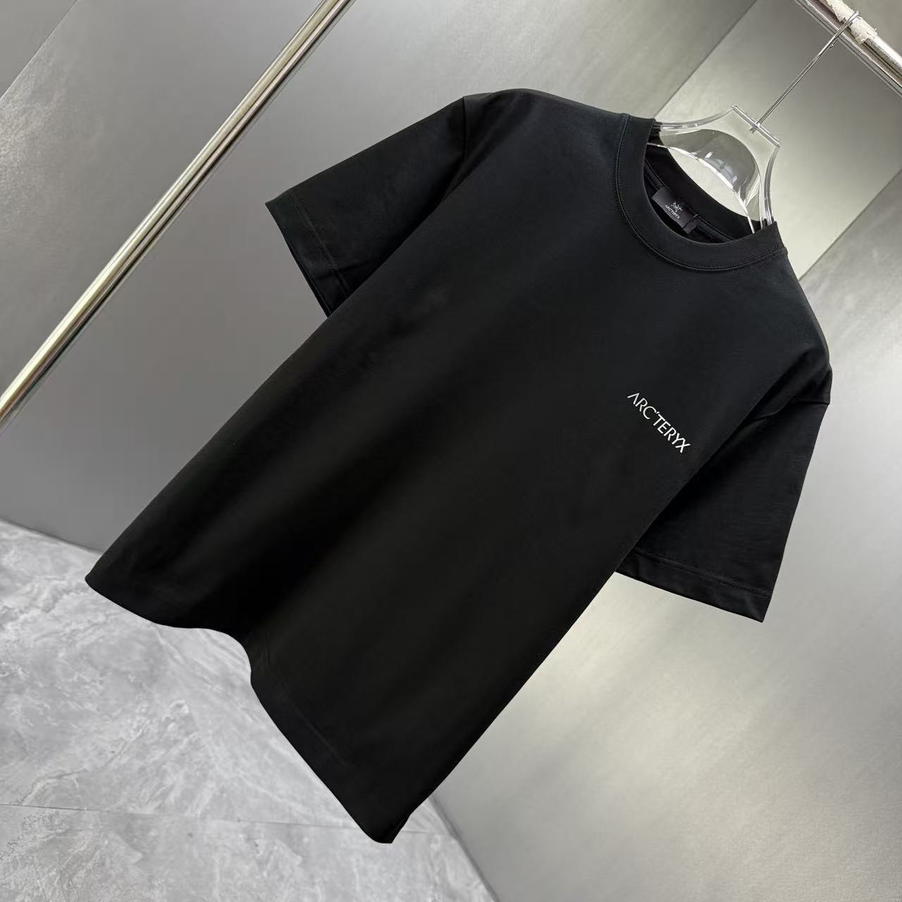 <p>Arc'teryx 短袖T恤(黑)</p>