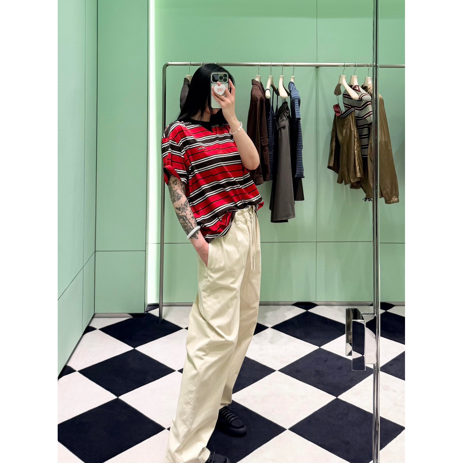 <p>PRADA 条纹棉质圆领贴袋短袖T恤</p>