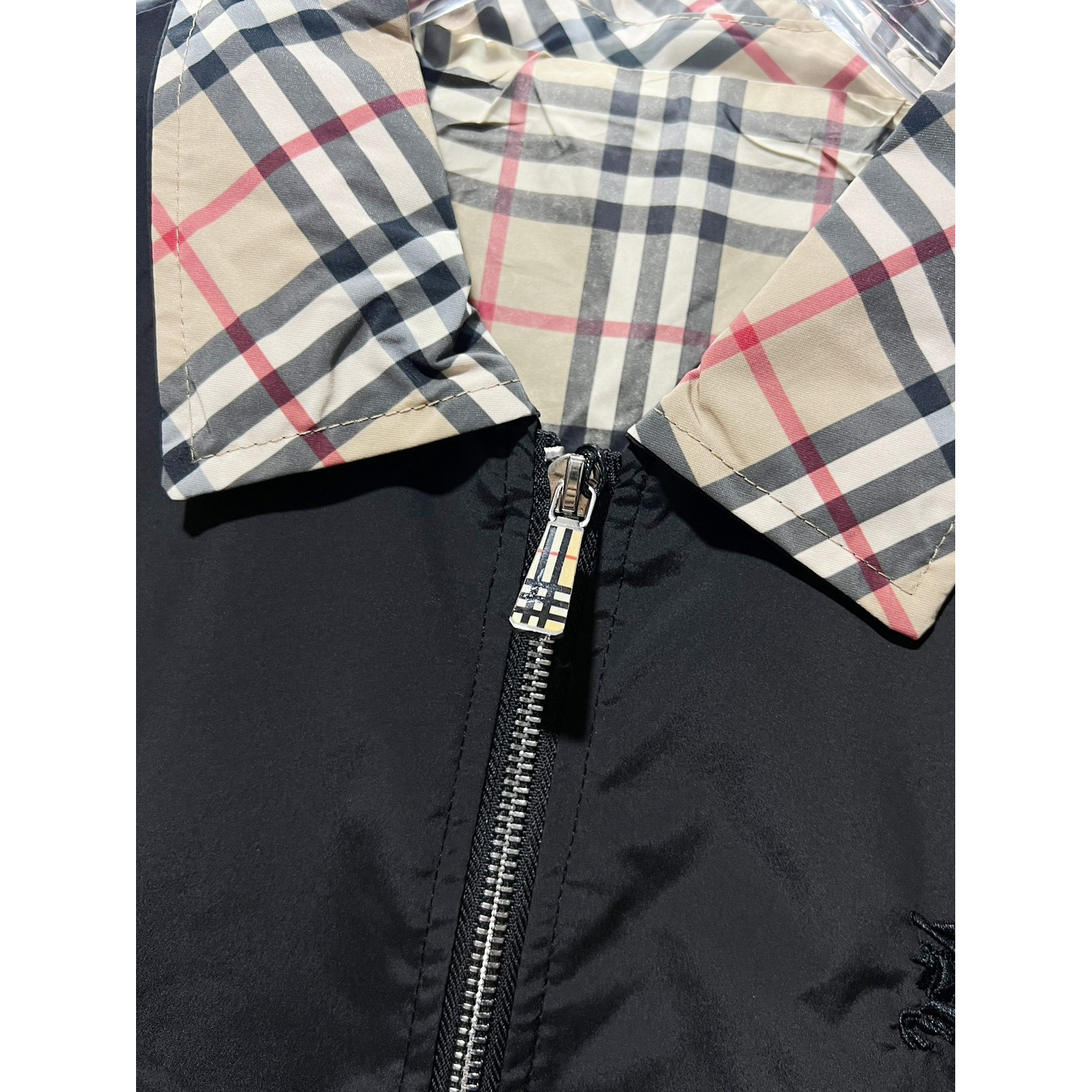 <p>BURBERRY&nbsp;夹克外套(黑)</p>