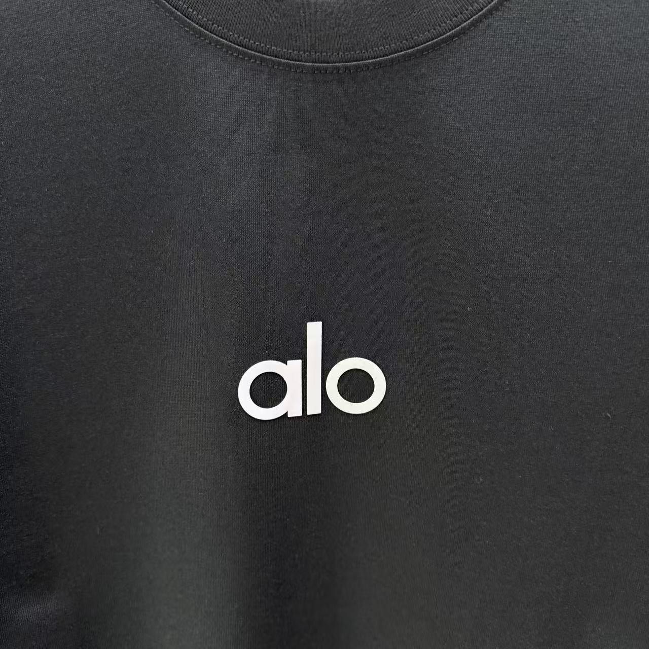 <p>ALO 短袖T恤 厚板 (黑)</p>