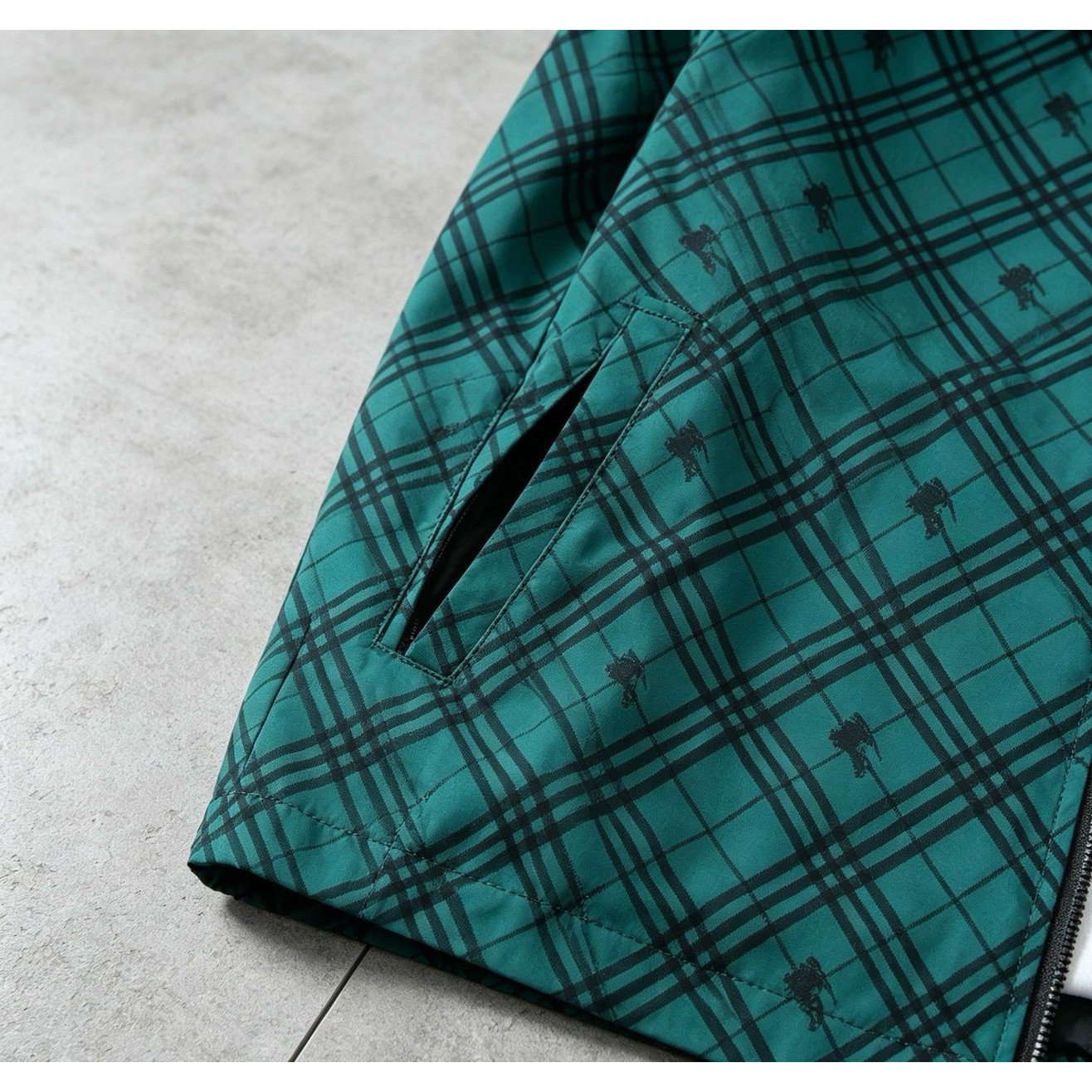 <p>Burberry 夹克外套</p>