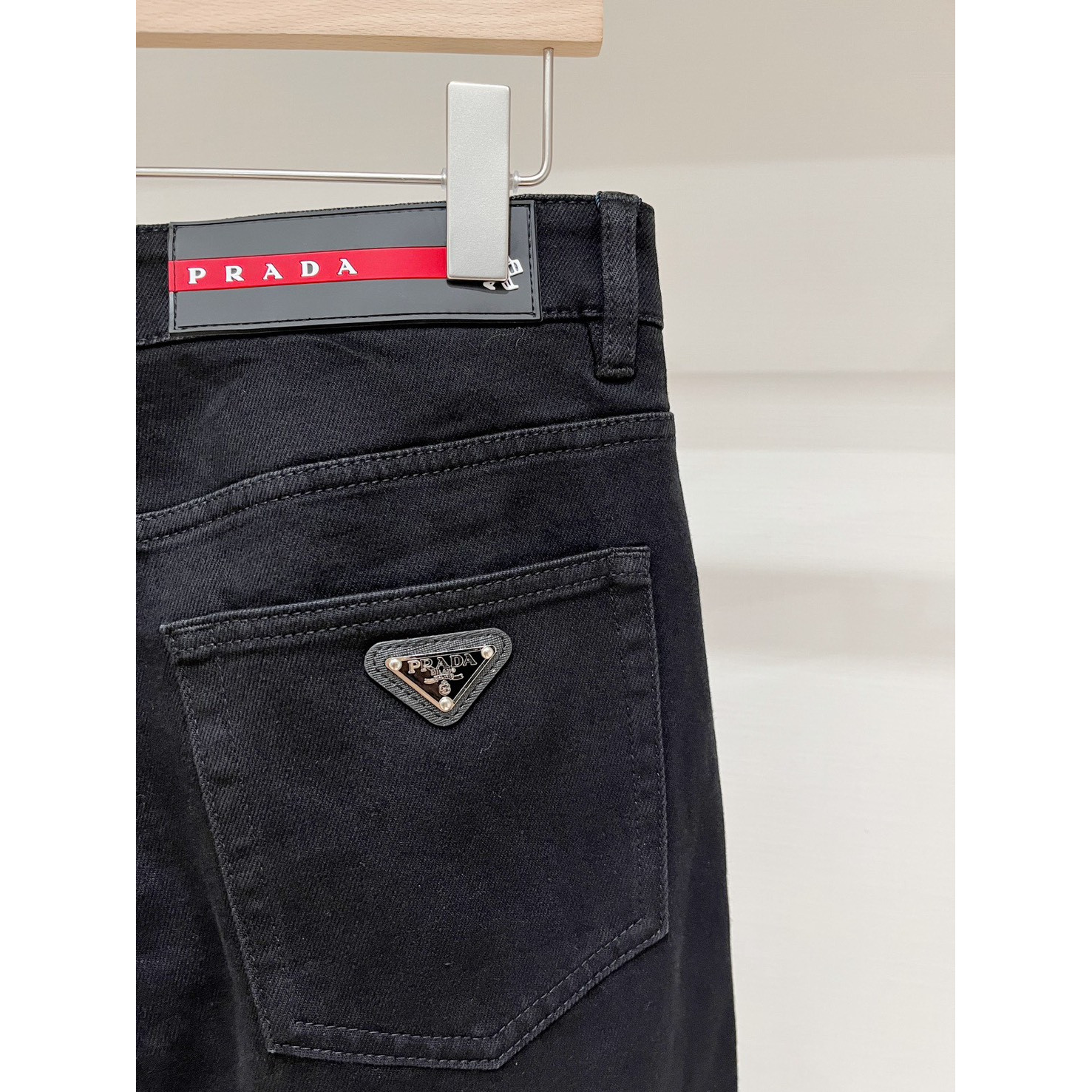 <p>PRADA 新款牛仔裤</p>