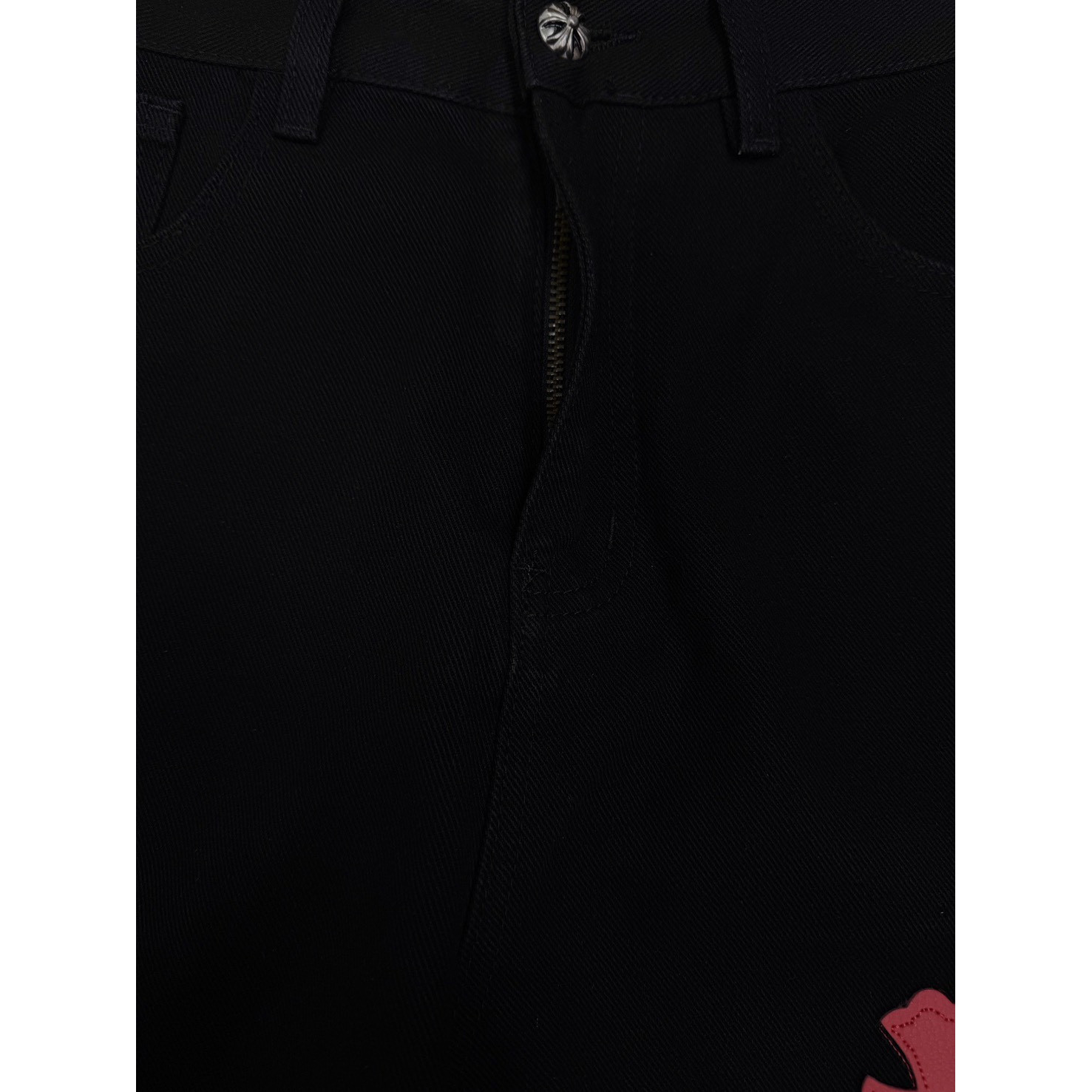 <p>CHROME HEARTS 红黄绿十字架牛仔裤(黑)</p>