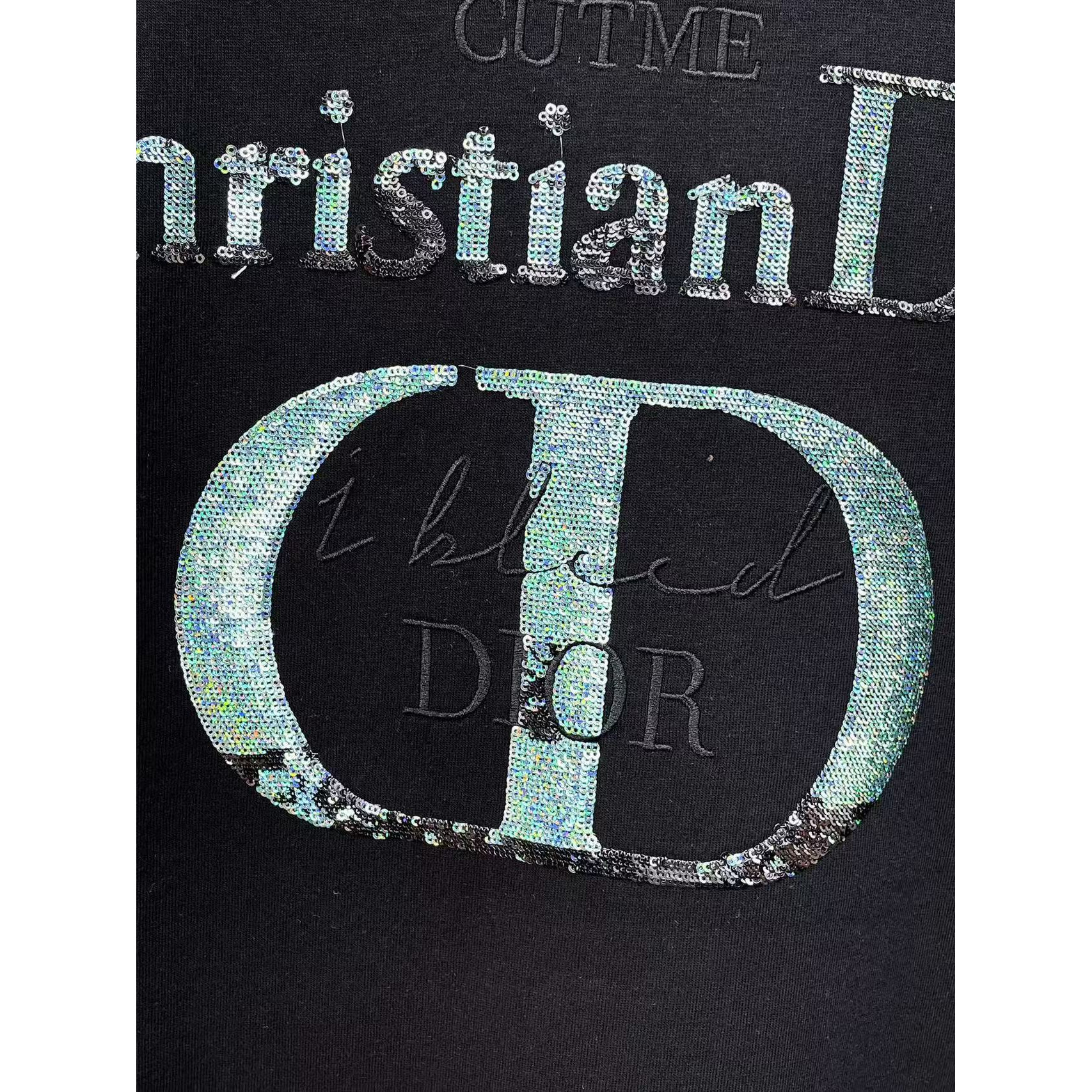 <p>DIOR&nbsp;专柜新款短袖T恤(黑)</p>