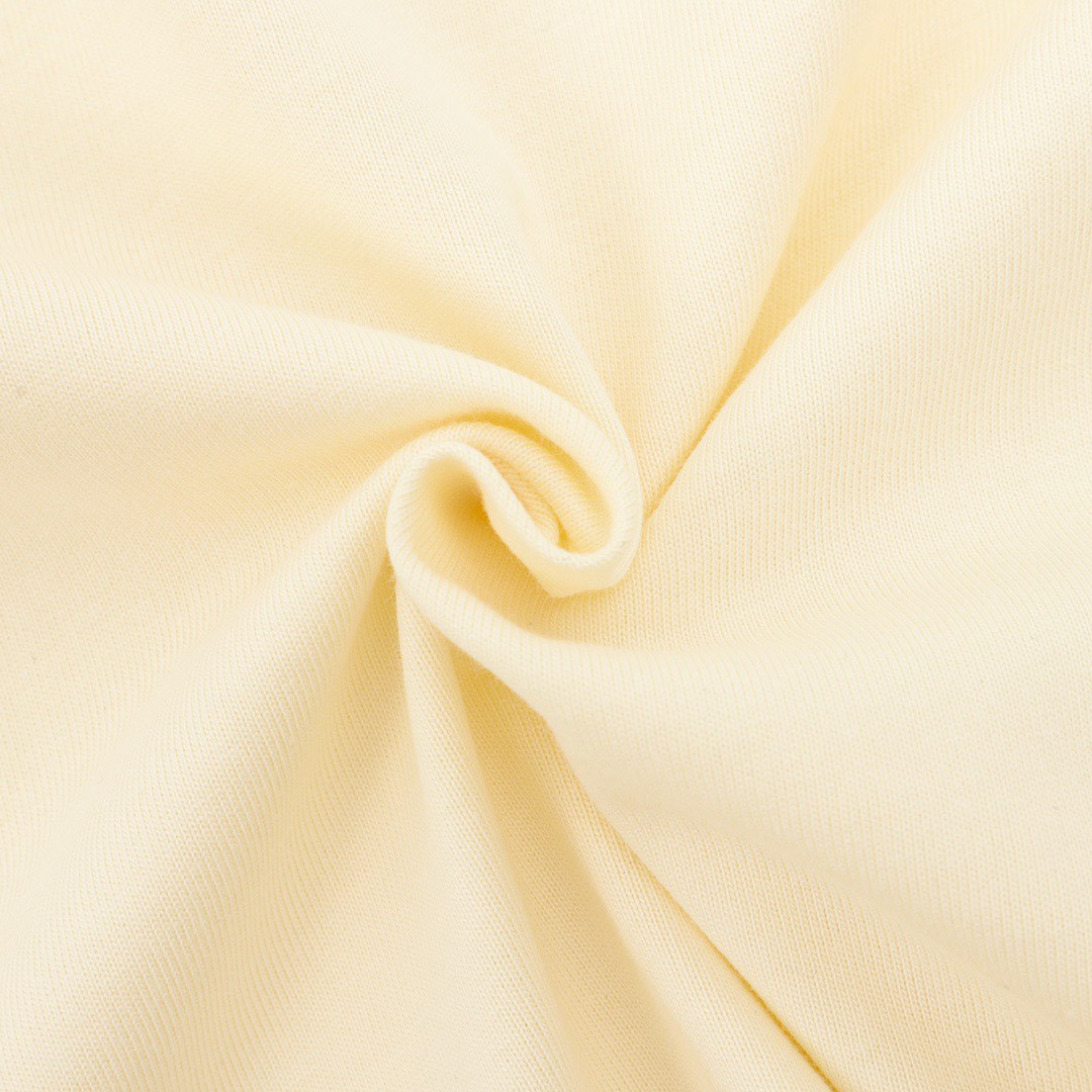 <p>ARC'TERYX 明线拼接印花圆领长袖(米黃)</p>