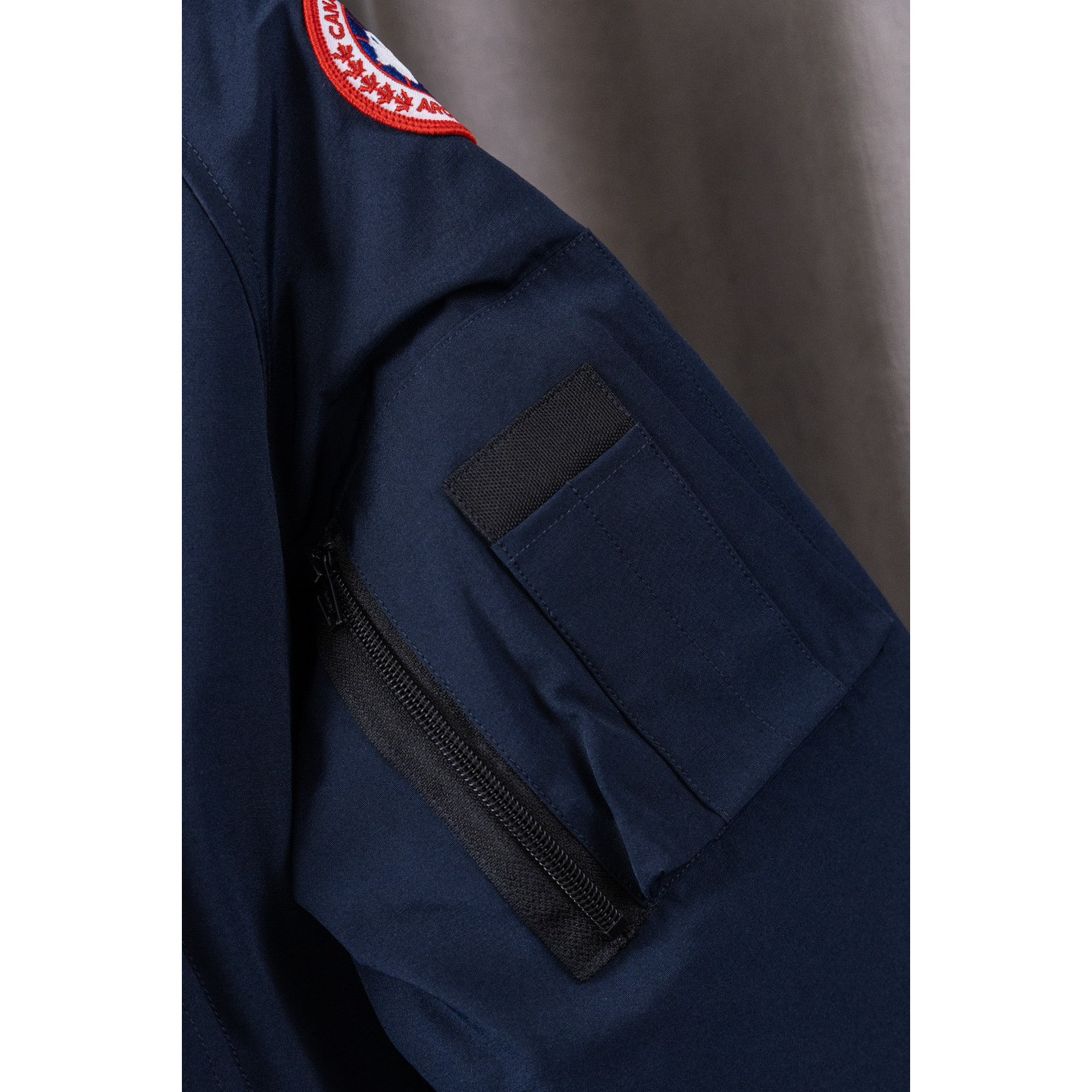 <p>Canada Goose 01款 Chilliwack Bomber 飞行员羽绒服(藏蓝色)</p>