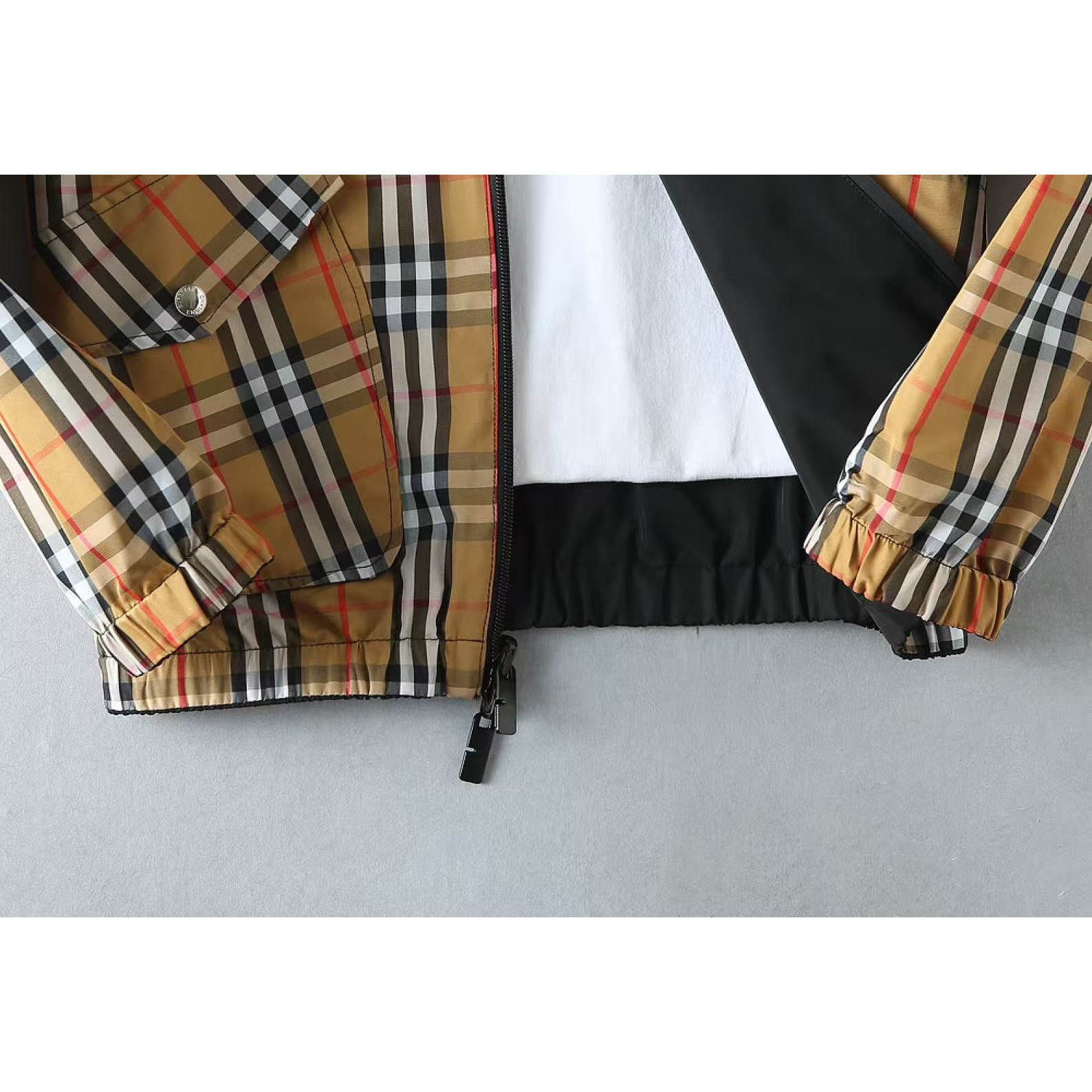 <p>BURBERRY 男士夹克外套(卡其)</p>