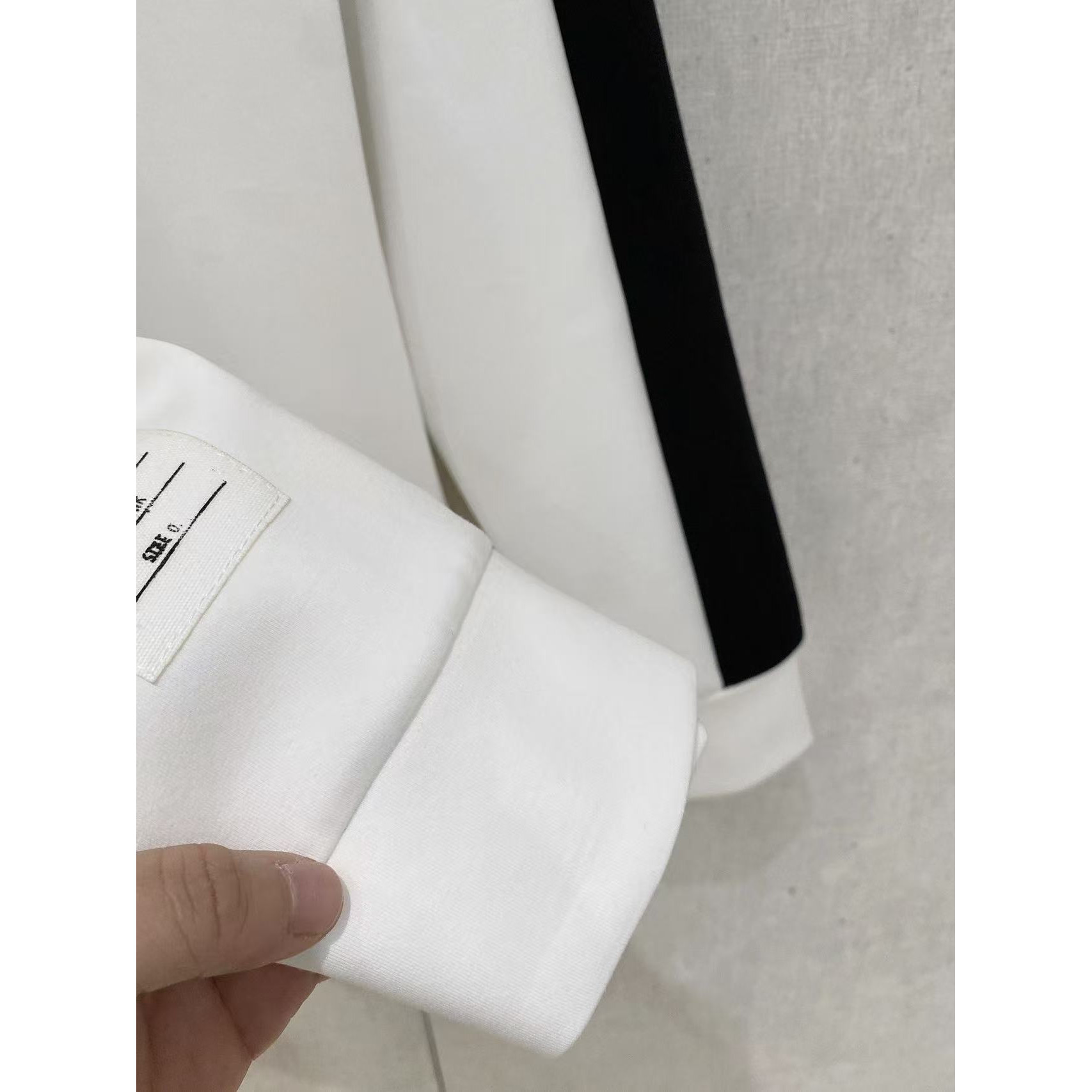 <p>Thom Browne 太空棉卫衣(白)</p>