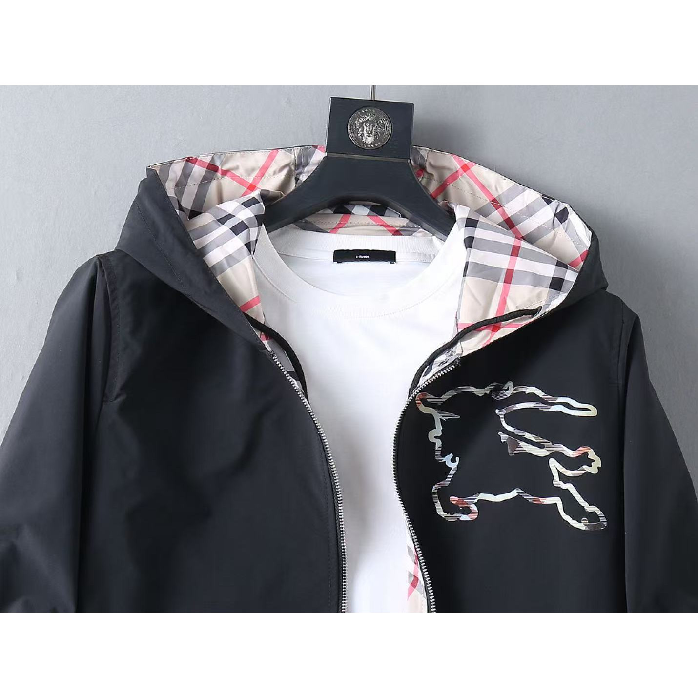 <p>BURBERRY&nbsp;男士夹克外套(800817)</p>