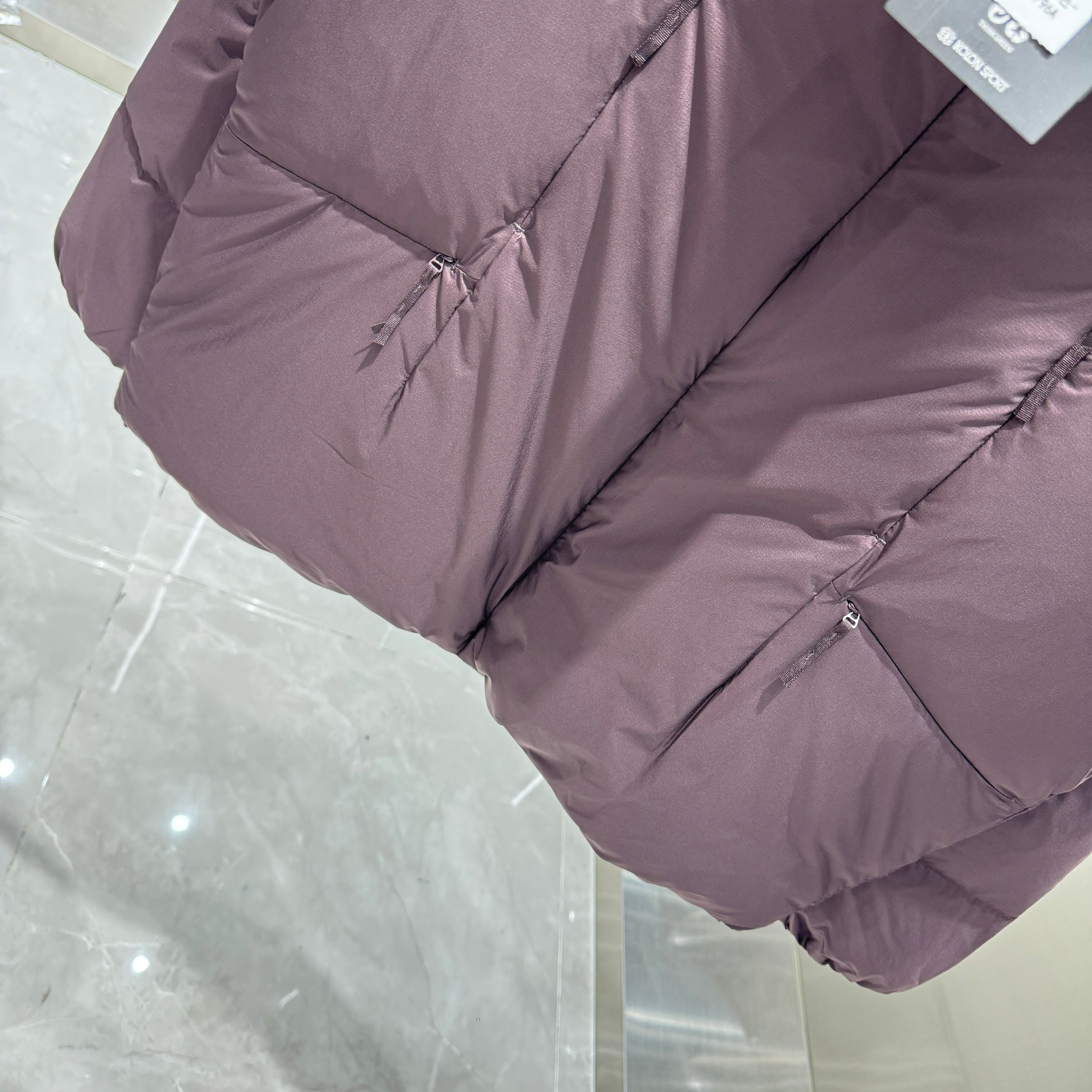 <p>KOLON SPORT 鹅绒羽绒服</p>