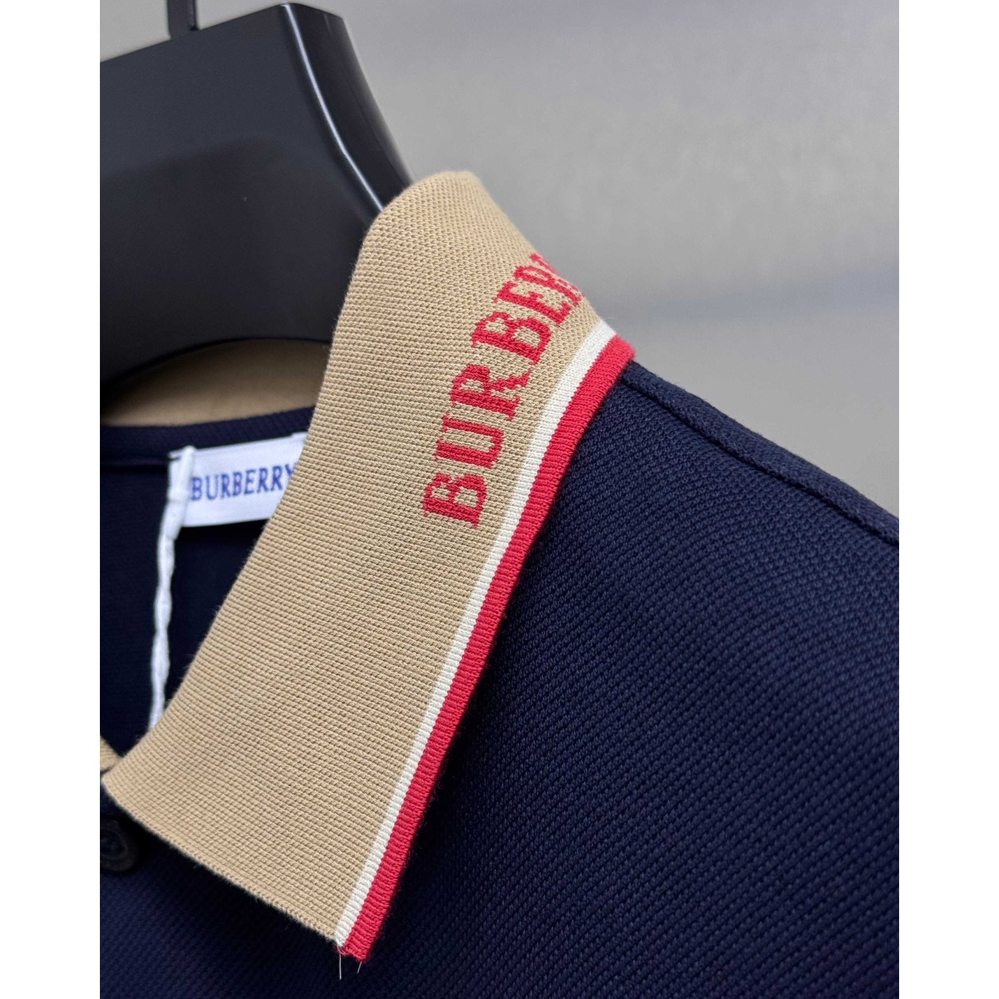 <p>BURBERRY 短袖翻领polo衫(藍)</p>