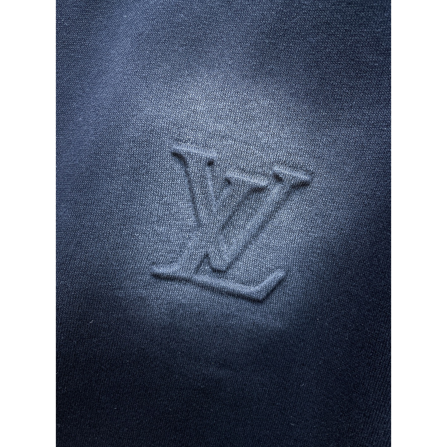 <p>LV&nbsp;套裝(黑)</p>