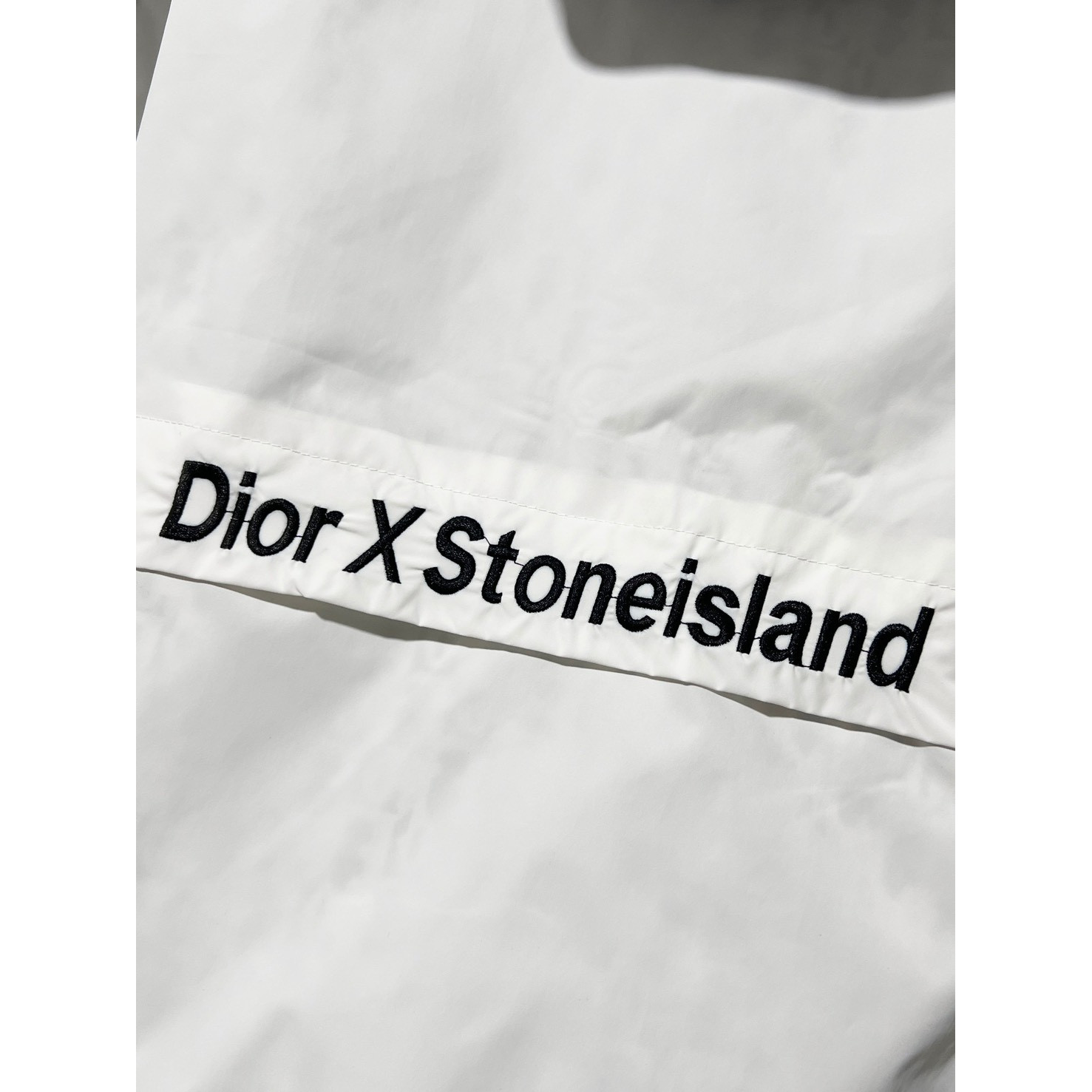 <p>DIOR 双面穿夹克外套(白)</p>
