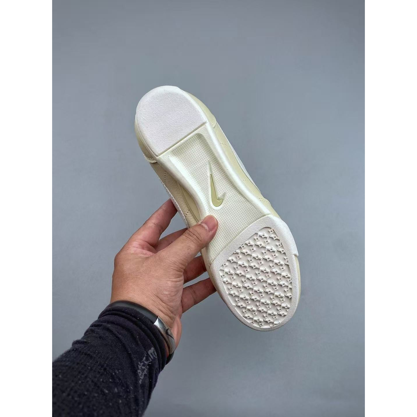<p>Nike Sprint Sister 休闲徳训板鞋(黃)</p>