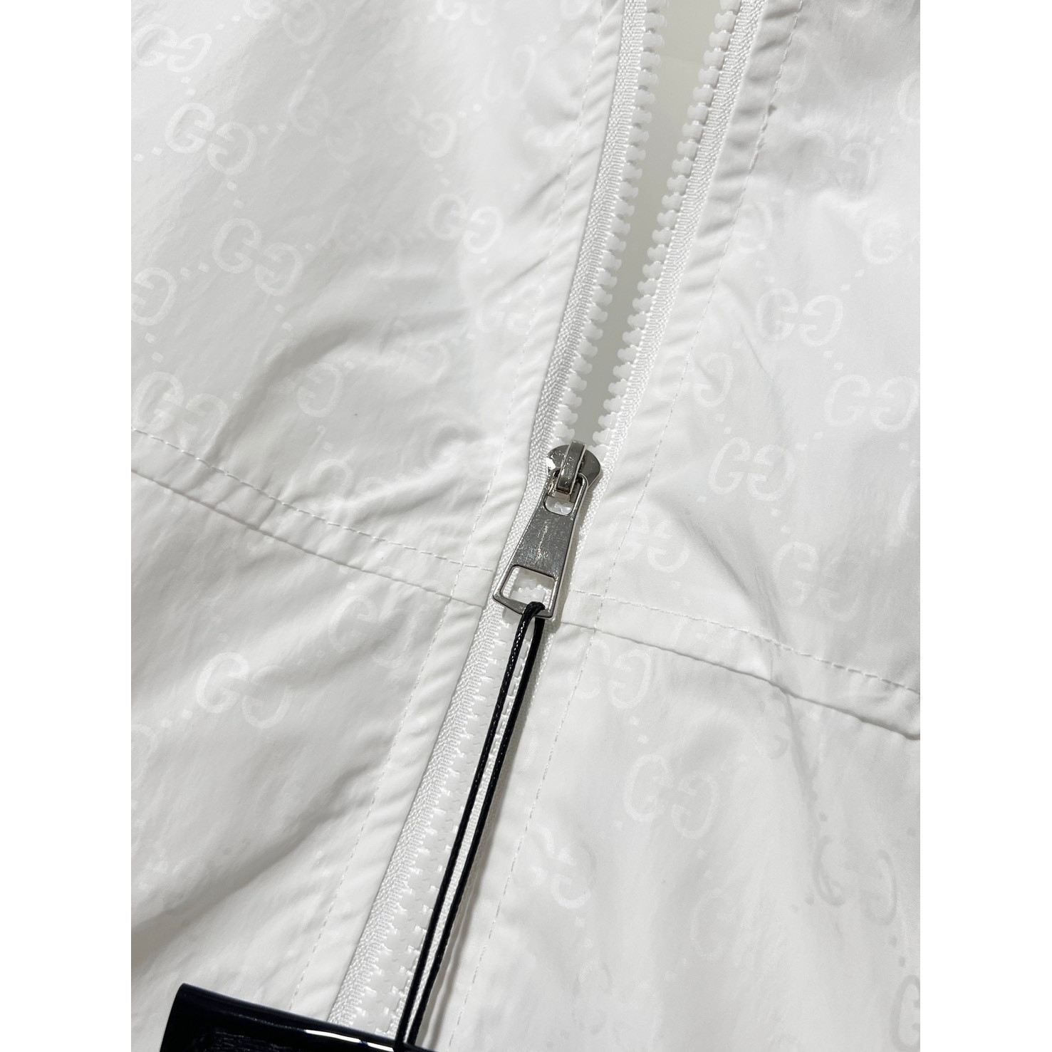 <p>MONCLER 马甲外套(白)</p>